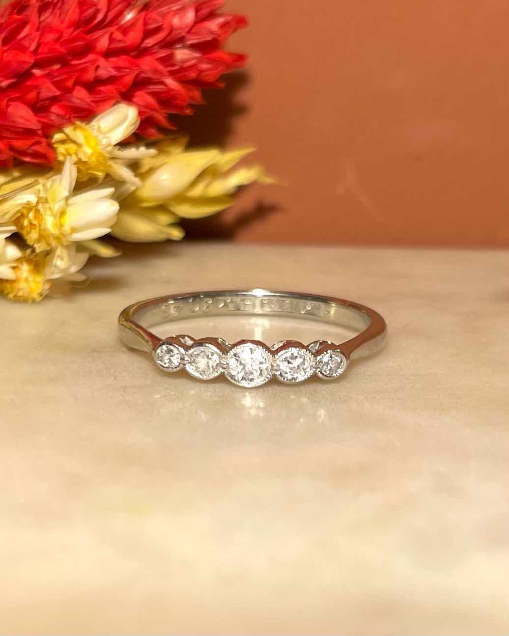 Bague Rivière Art - Déco Diamants "Judy" - Elliade Paris