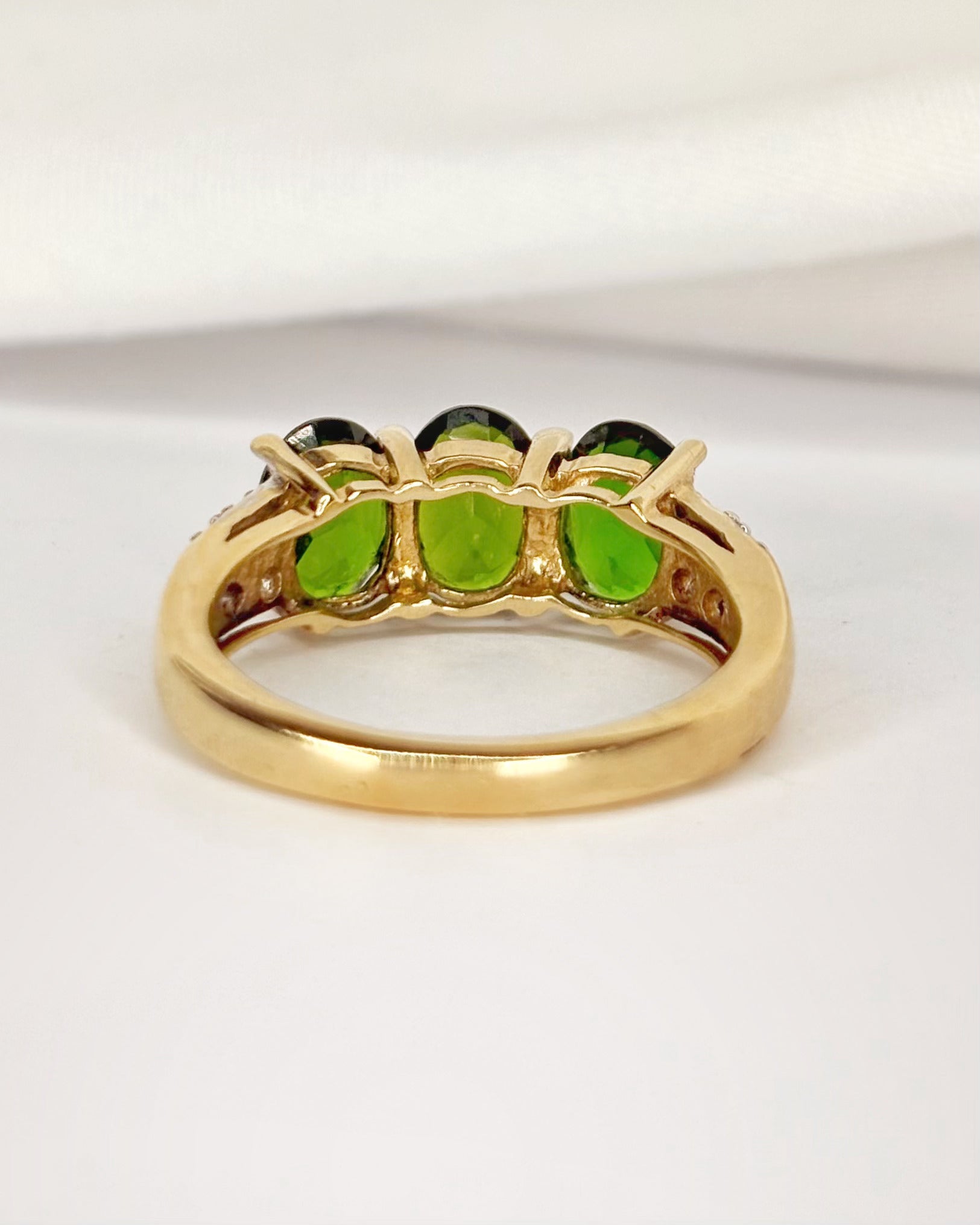 Bague Rivière Diopsides 2.49 carats & Diamants "Chloé" - Elliade Paris