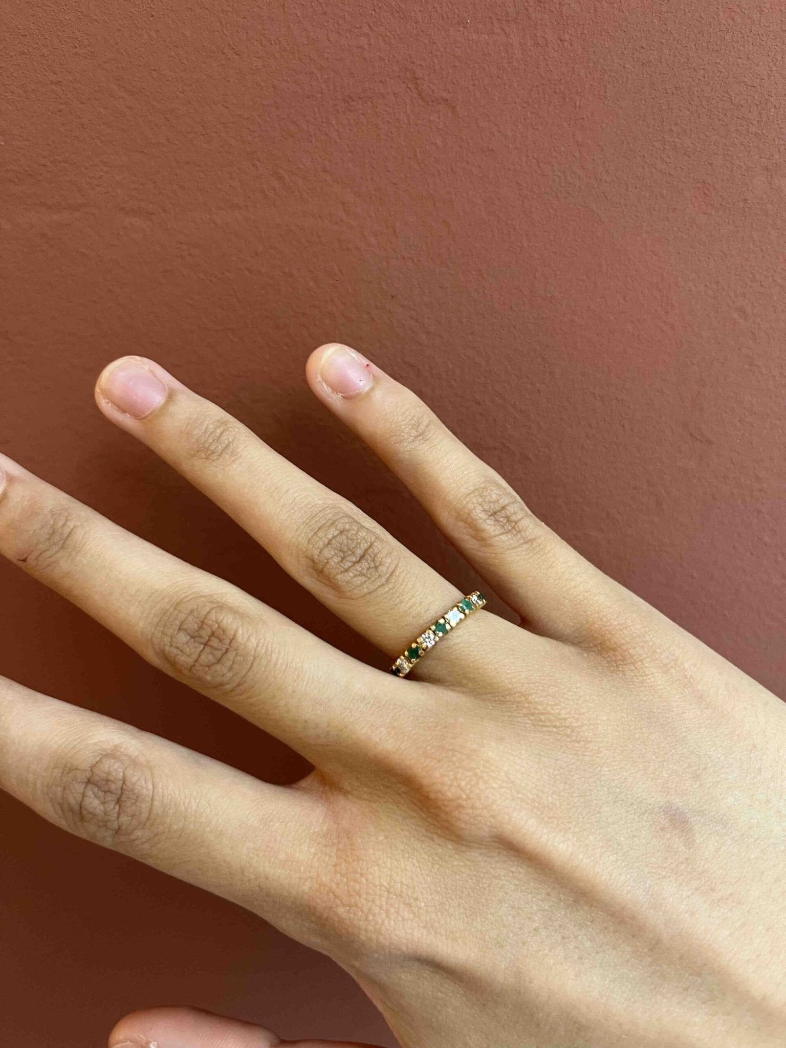 Bague rivière émeraudes & diamants "Anouck" - Elliade Paris