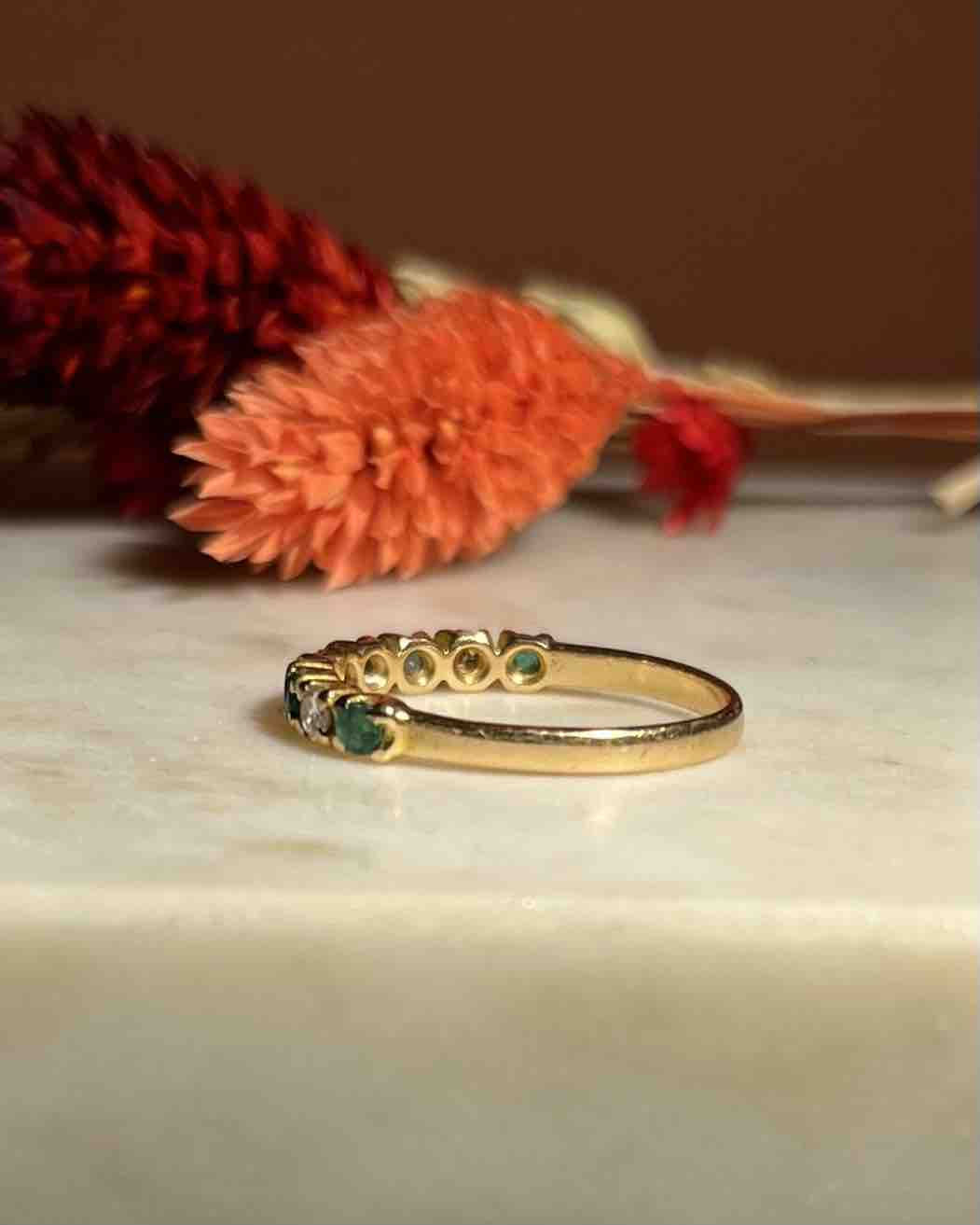 Bague rivière émeraudes & diamants "Anouck" - Elliade Paris