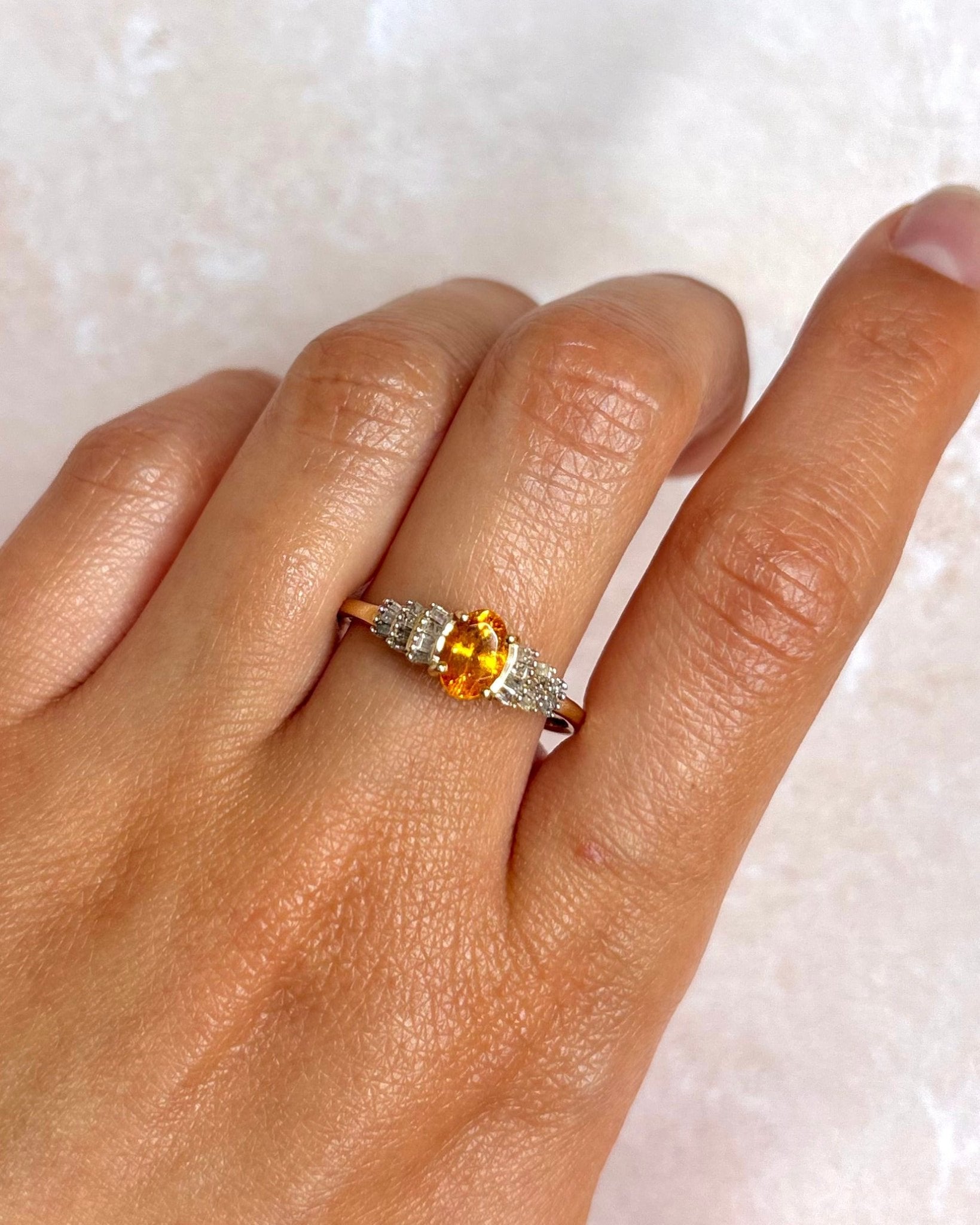 Bague Rivière Grenat Spessartite 1.10 carat & Diamants 0.25 carat "Loïs" - Elliade Paris