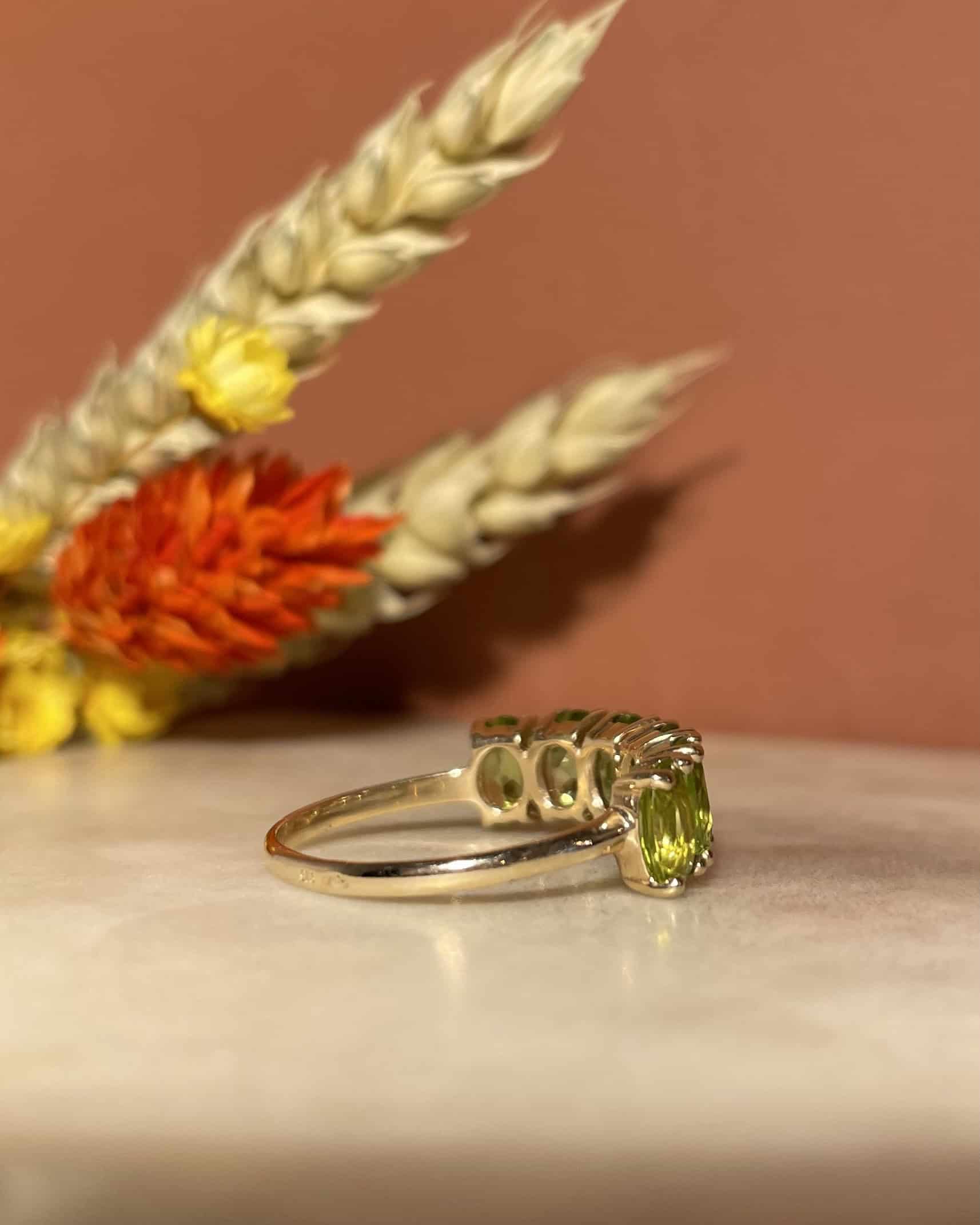 Bague Rivière péridots 3 carats "Svetlana"