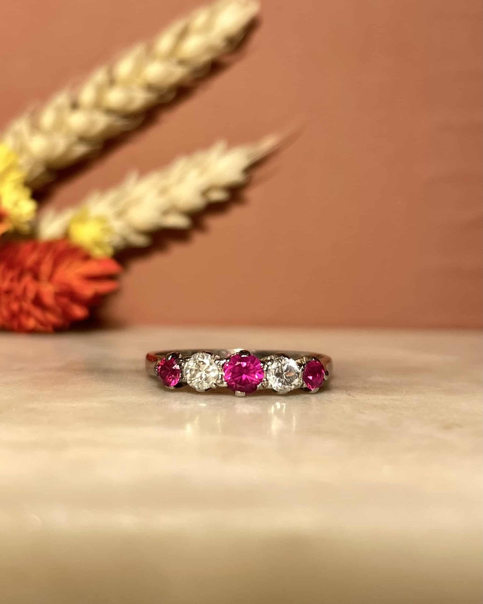 Bague Rivière Rubis 0.50 carat & Diamants 0.30 carat "Yessenia" - Elliade Paris