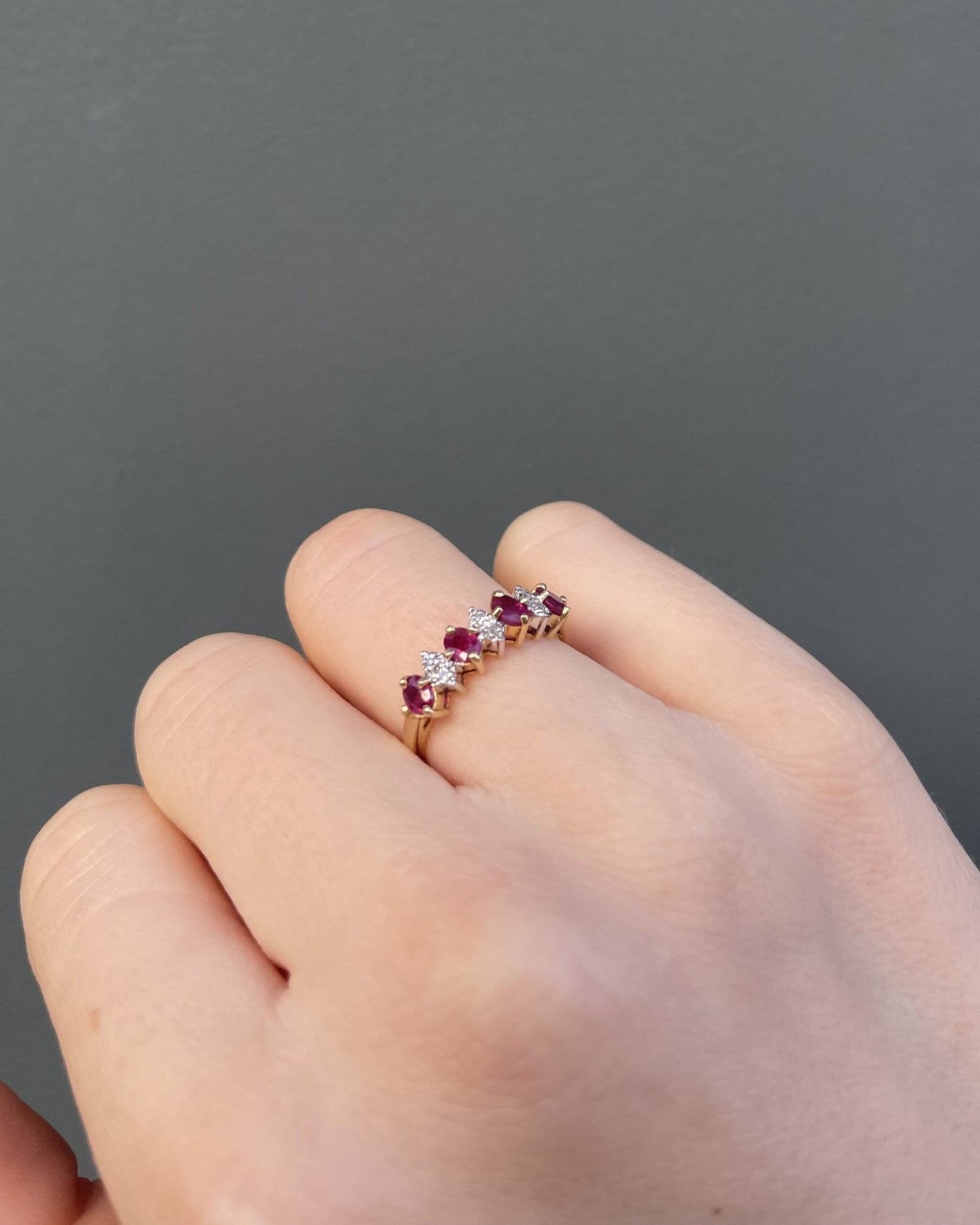 Bague Rivière Rubis 0.68 carat & Diamants "Vania" - Elliade Paris