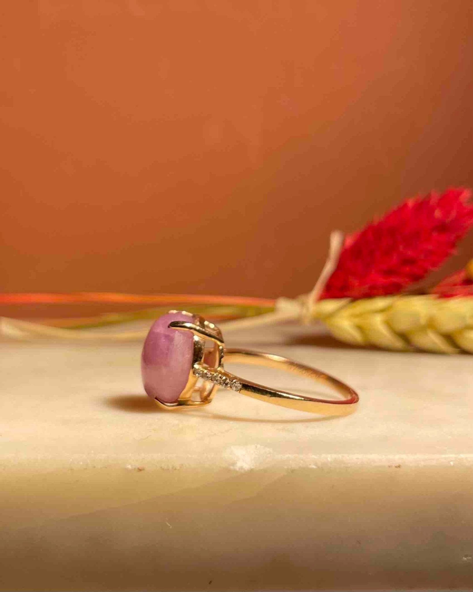 Bague Rivière Rubis 8.60 carats cabochon "Axelle" - Elliade Paris