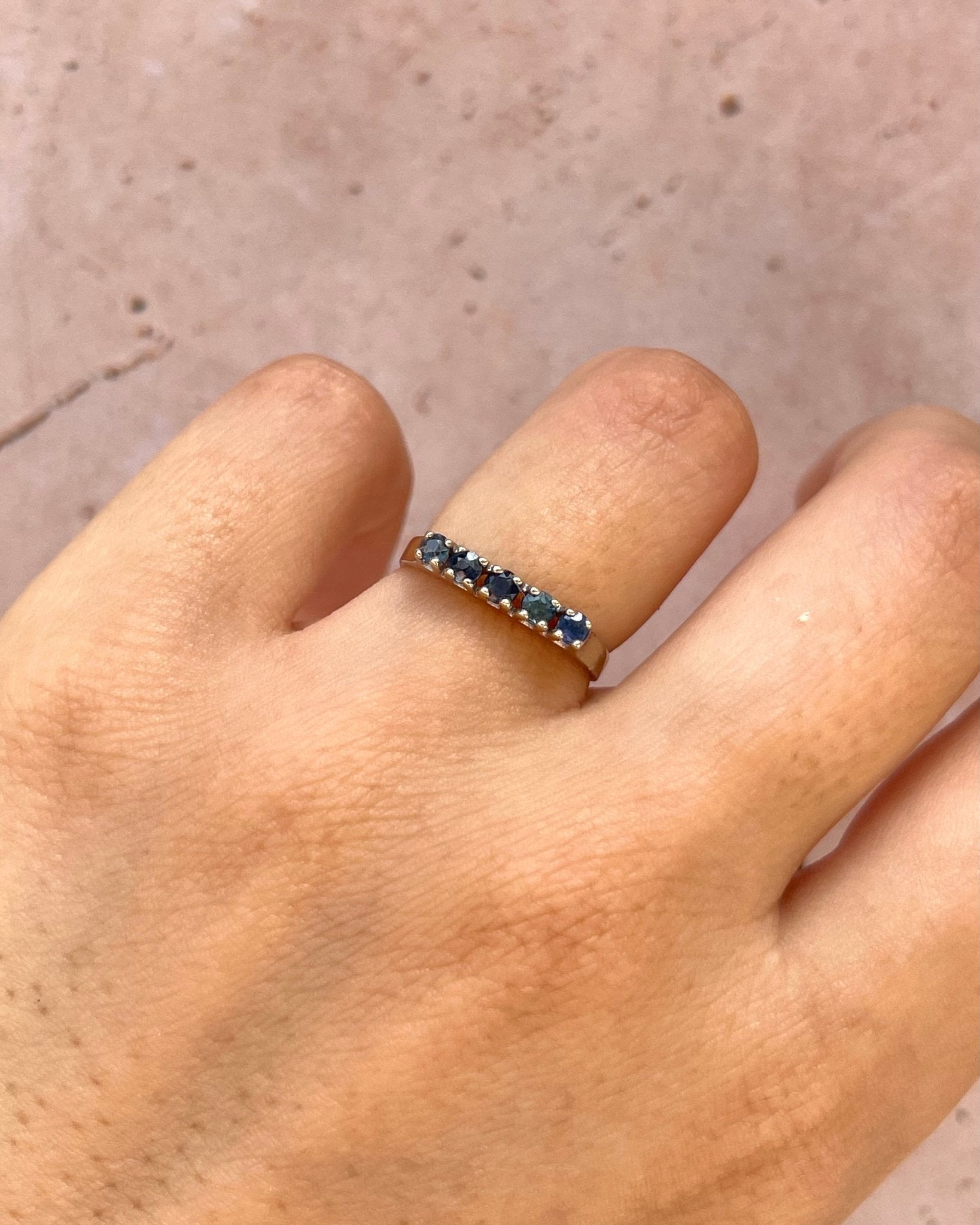 Bague Rivière Saphirs 0.30 carat "Lara" - Elliade Paris
