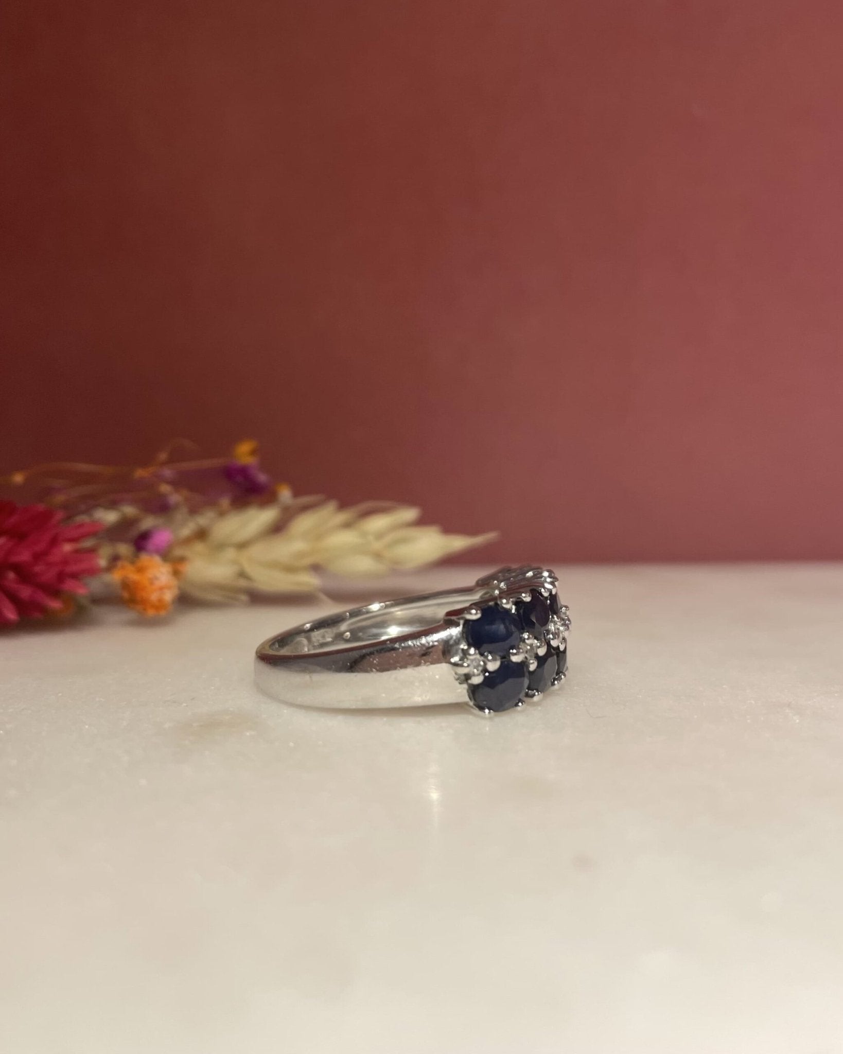 Bague Rivière Saphirs 3.50 carats & Diamants "Saule" - Elliade Paris