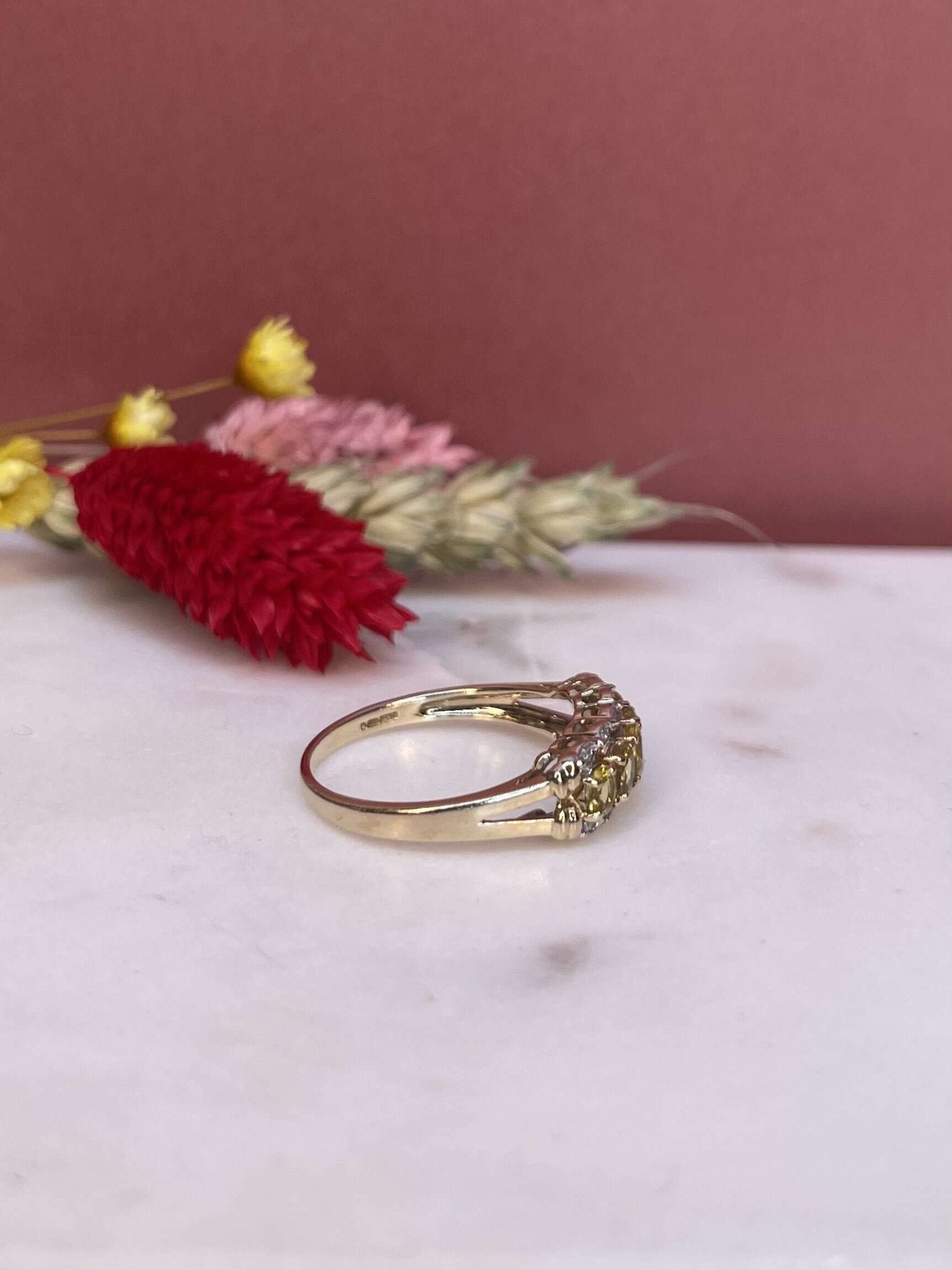 Bague Rivière Saphirs Jaunes & Diamants "Ophélie" - Elliade Paris