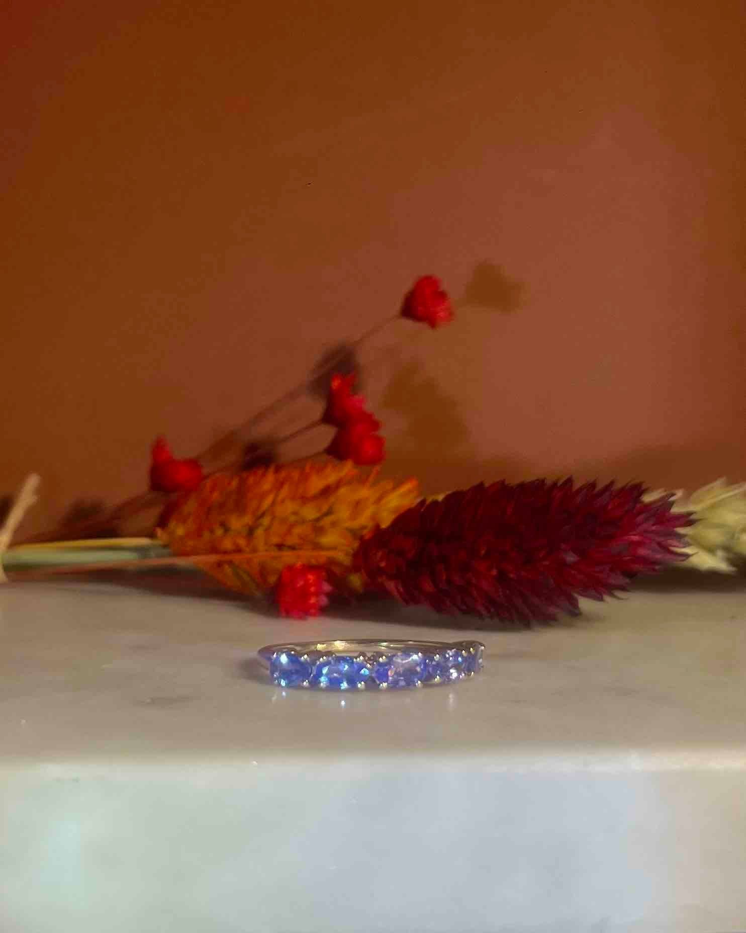 Bague rivière Tanzanites 1 carat "Roxanne" - Elliade Paris