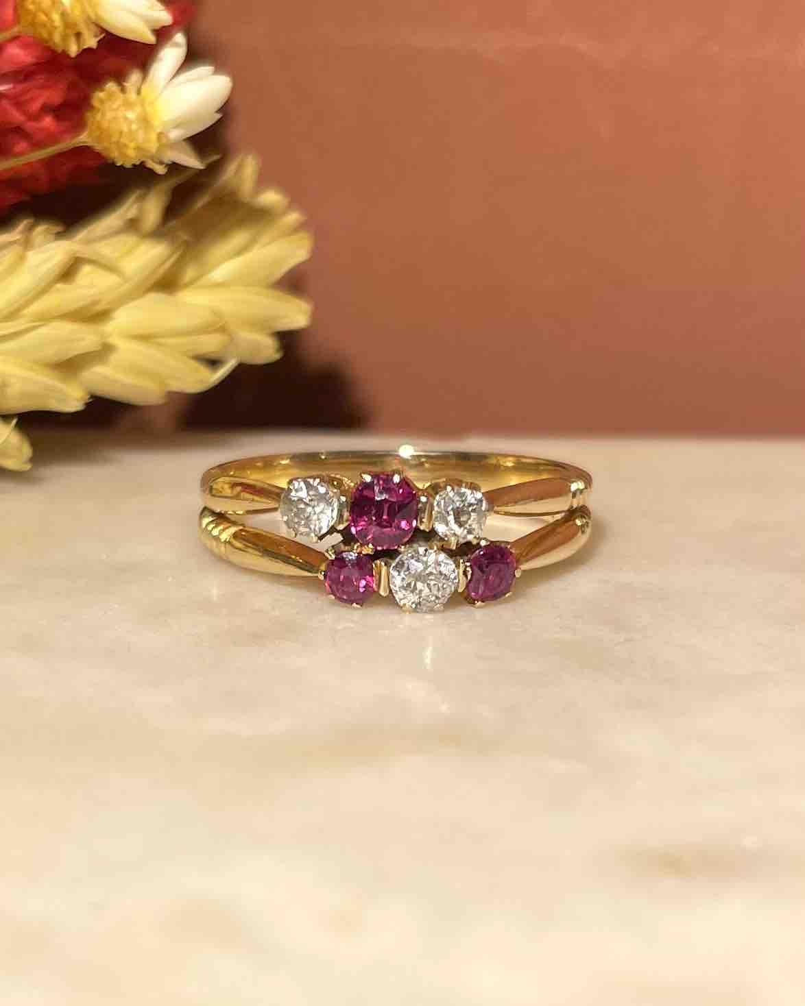 Bague Rivière Vintage Rubis & Diamants "Trixie" - Elliade Paris