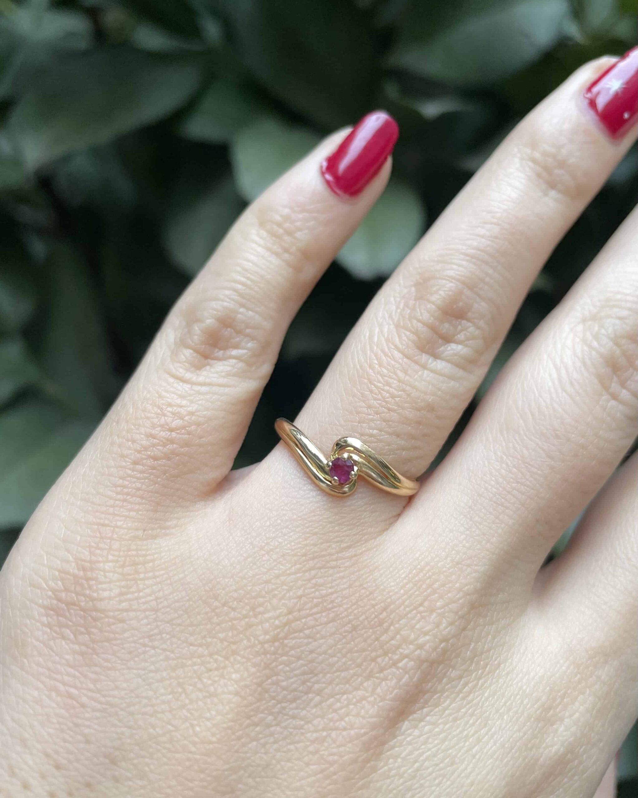 Bague Tourbillon Rubis 0.12 carat "Genevieve" - Elliade Paris