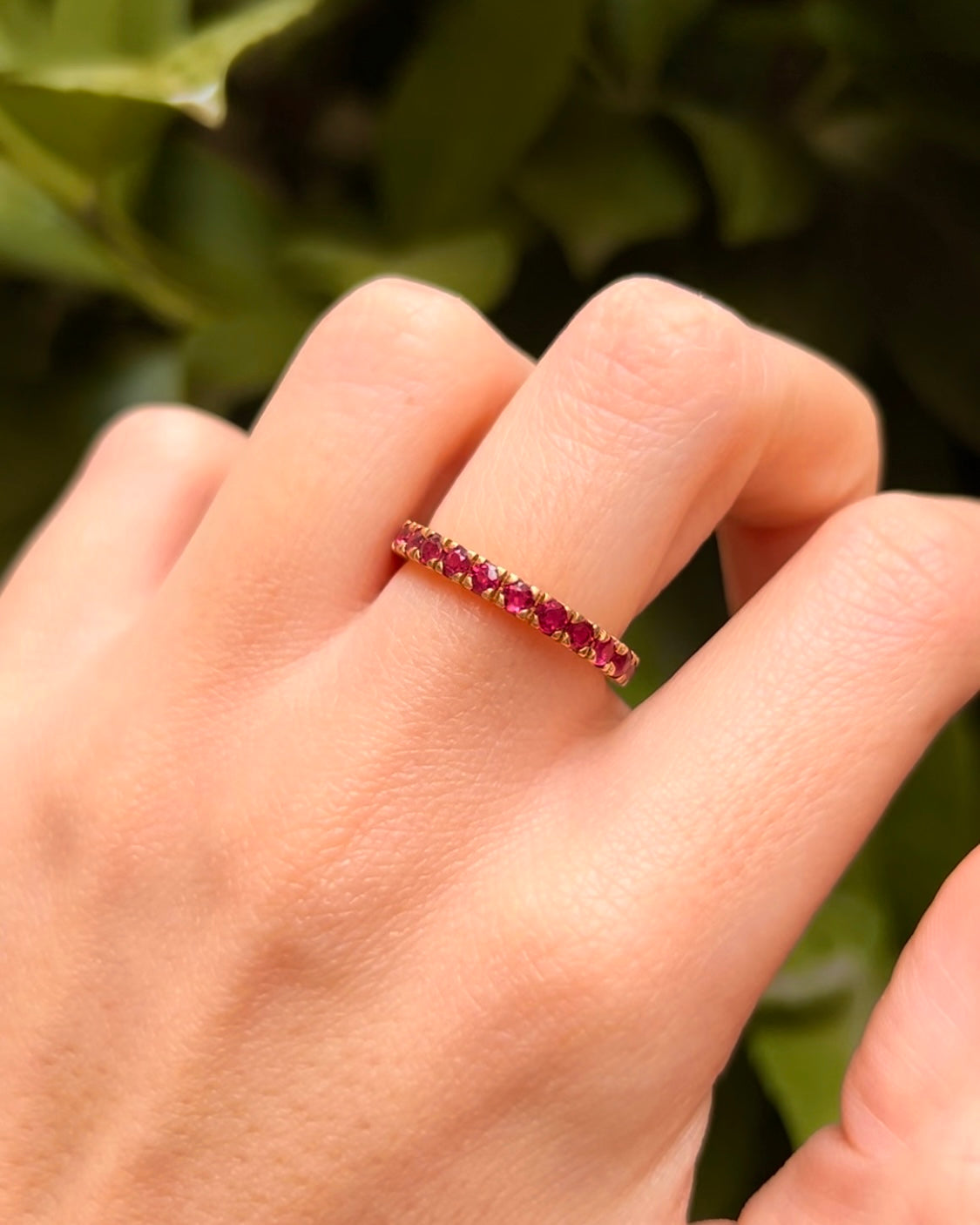 Anillo de bodas americano "Héloïse" de 24 rubíes