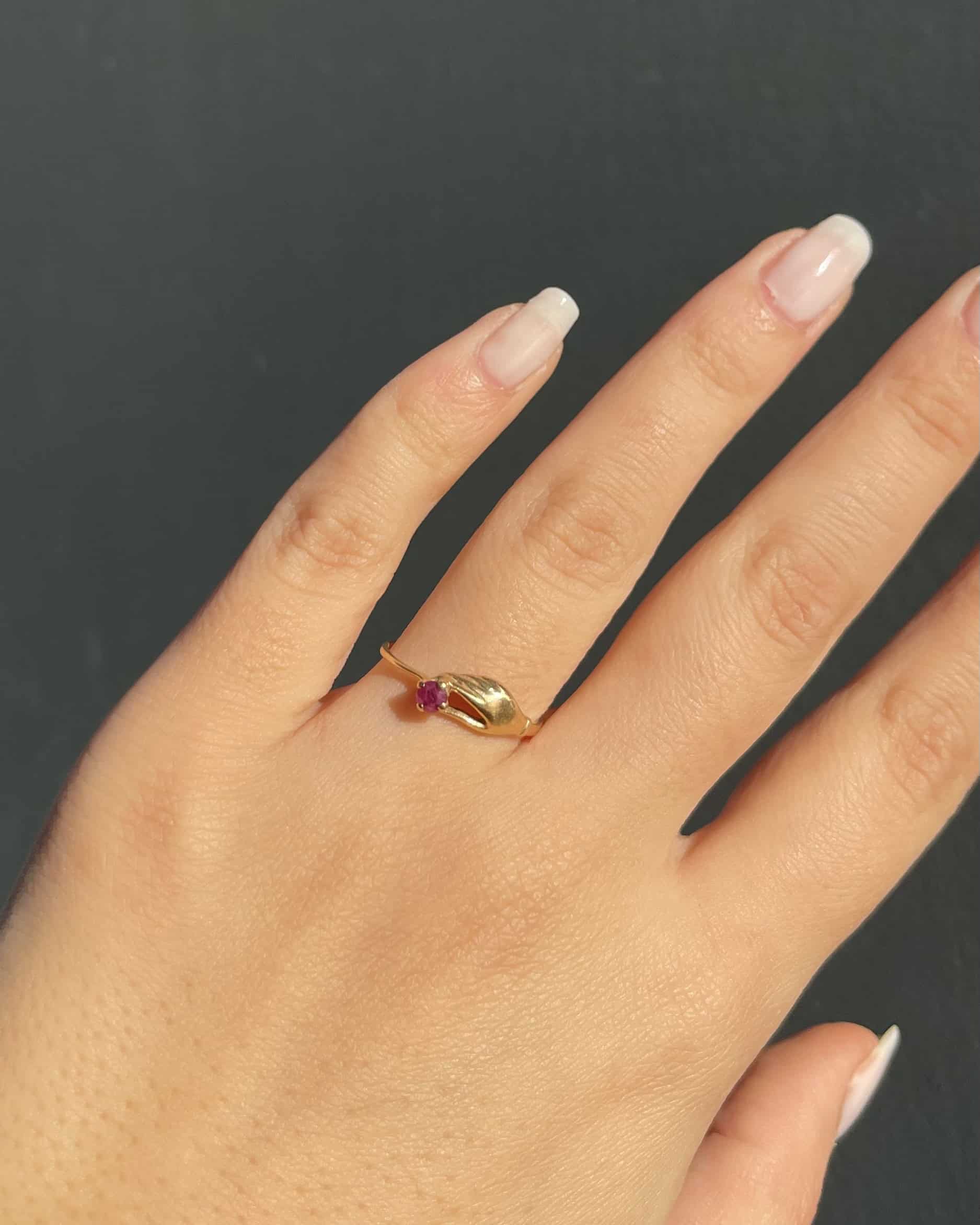 Bague Vintage Main Rubis "Maeve" - Elliade Paris