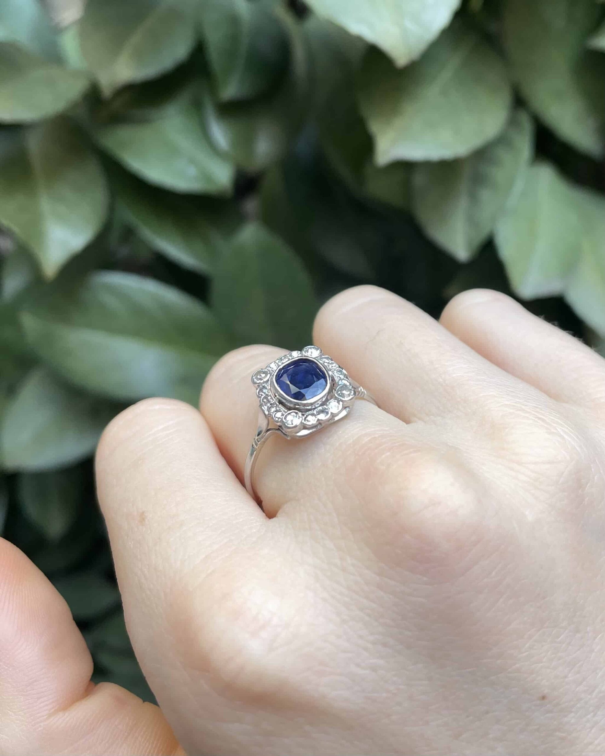Bague Art-Déco Saphir 1.15 carat & Diamants "Aleïa" - Elliade Paris
