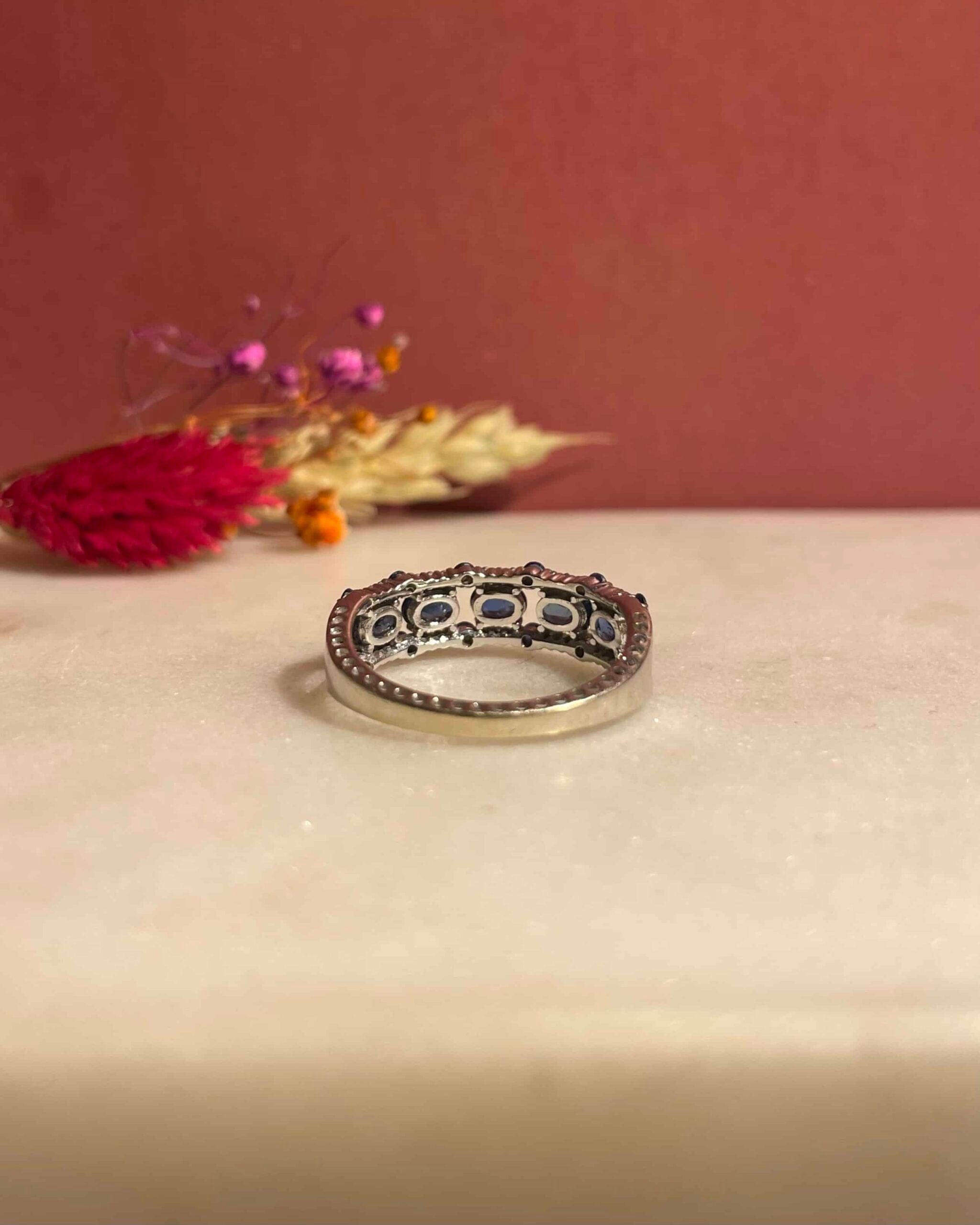 Bague Rivière Saphirs 1.30 Carat & Diamants "Genesis" - Elliade Paris
