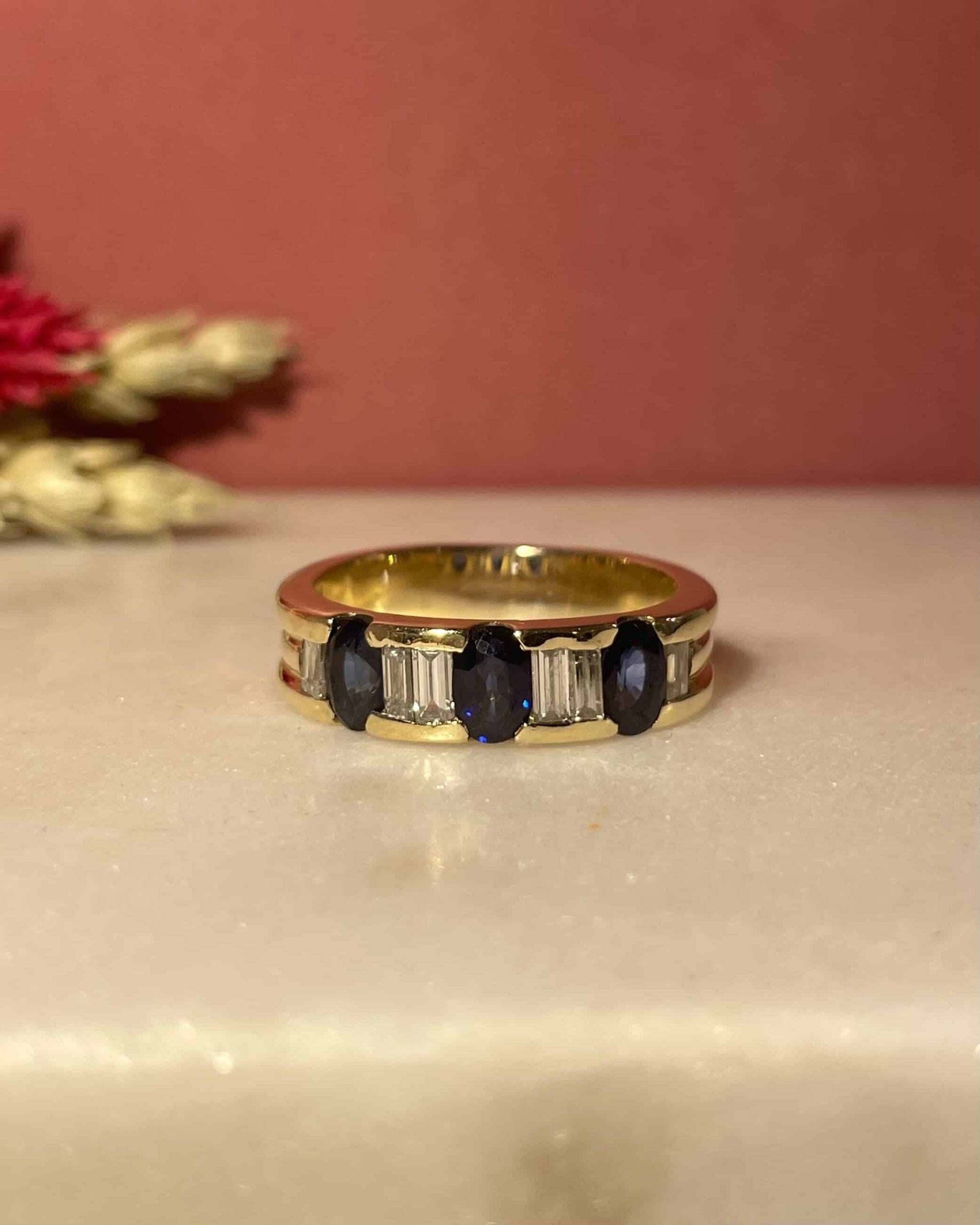 Bague Jonc Saphirs 1.80 carat, Diamants & Or 10.31 g "Bertille"