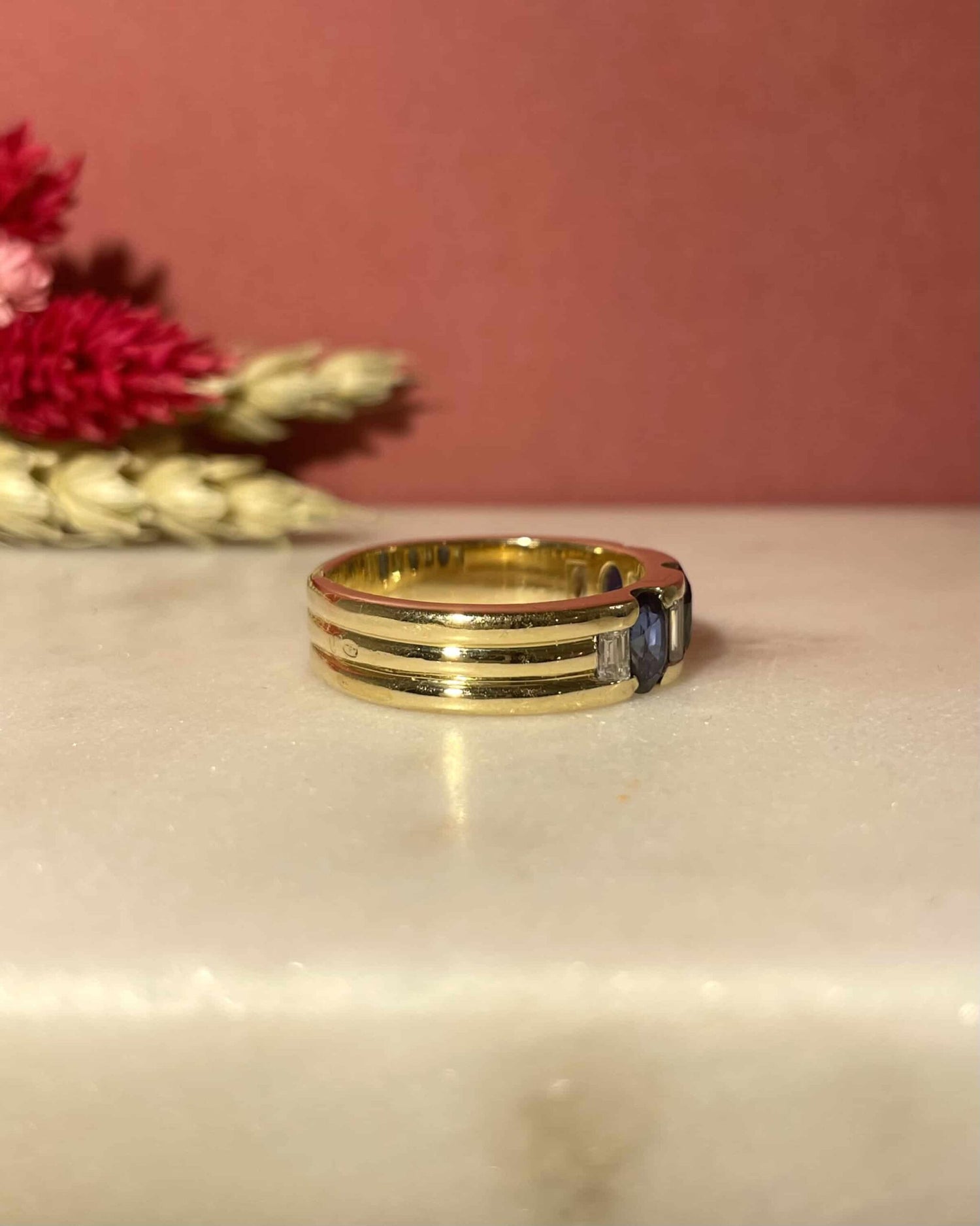 Bague Jonc Saphirs 1.80 carat, Diamants &  Or 10.31 g "Bertille"