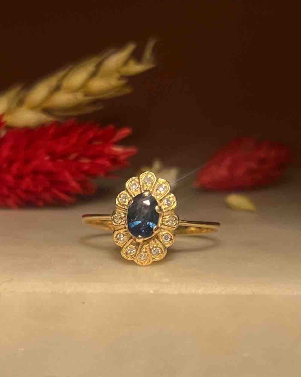 "Olympe" Sapphire and Diamond Daisy Ring