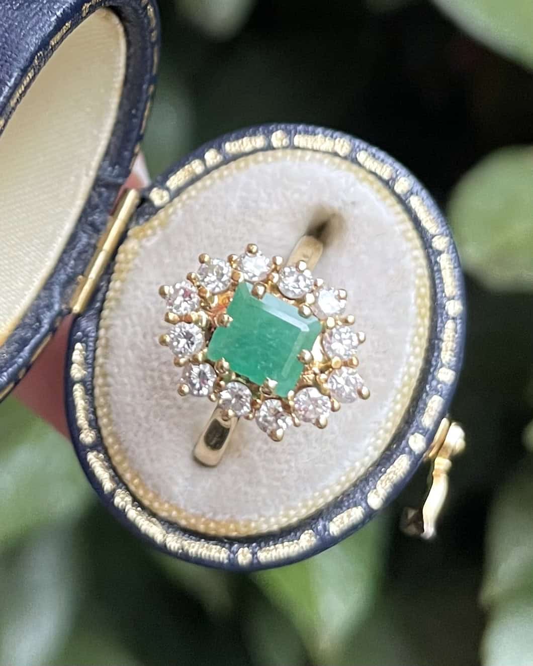 "Aellys" Emerald & Diamond Daisy Ring