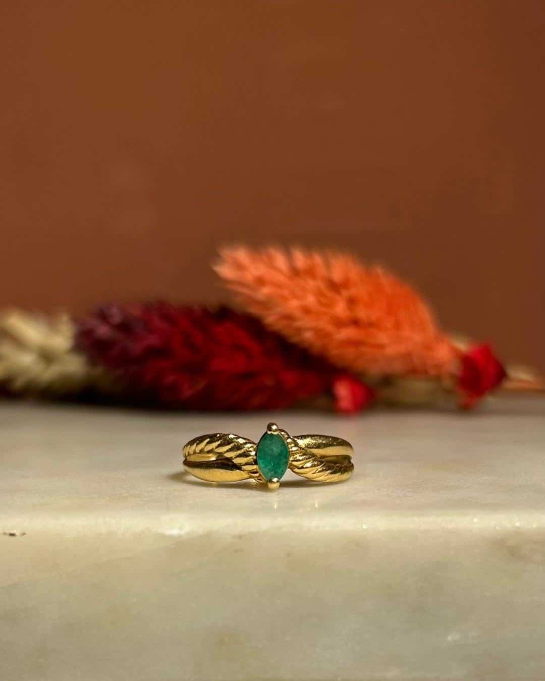 Bague Tourbillon Emeraude "Silvia" - Elliade Paris