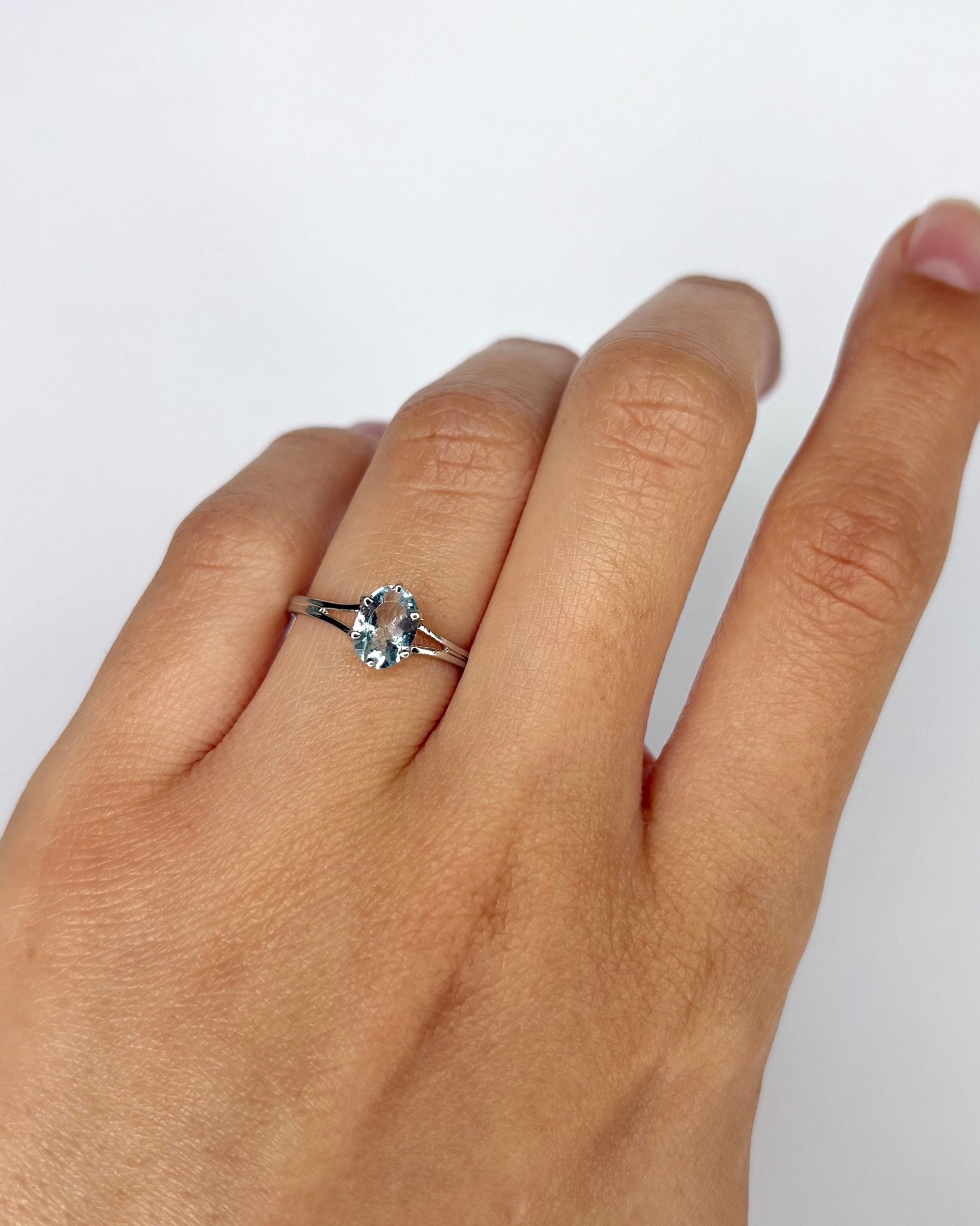 Bague Solitaire Aigue - Marine 0.56 carat “Mila" - Elliade Paris