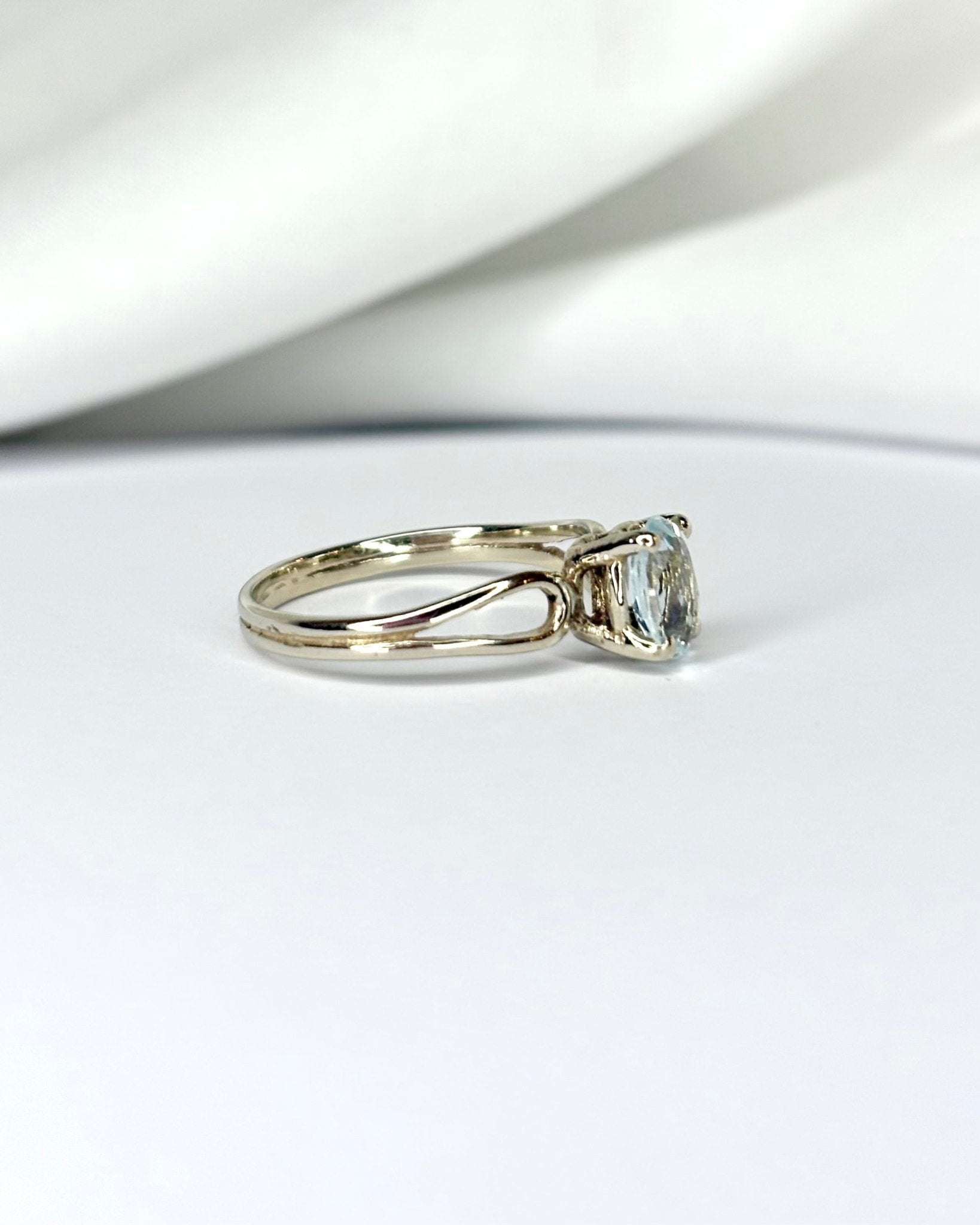 Bague Solitaire Aigue - Marine 0.60 carat “Sheryll” - Elliade Paris