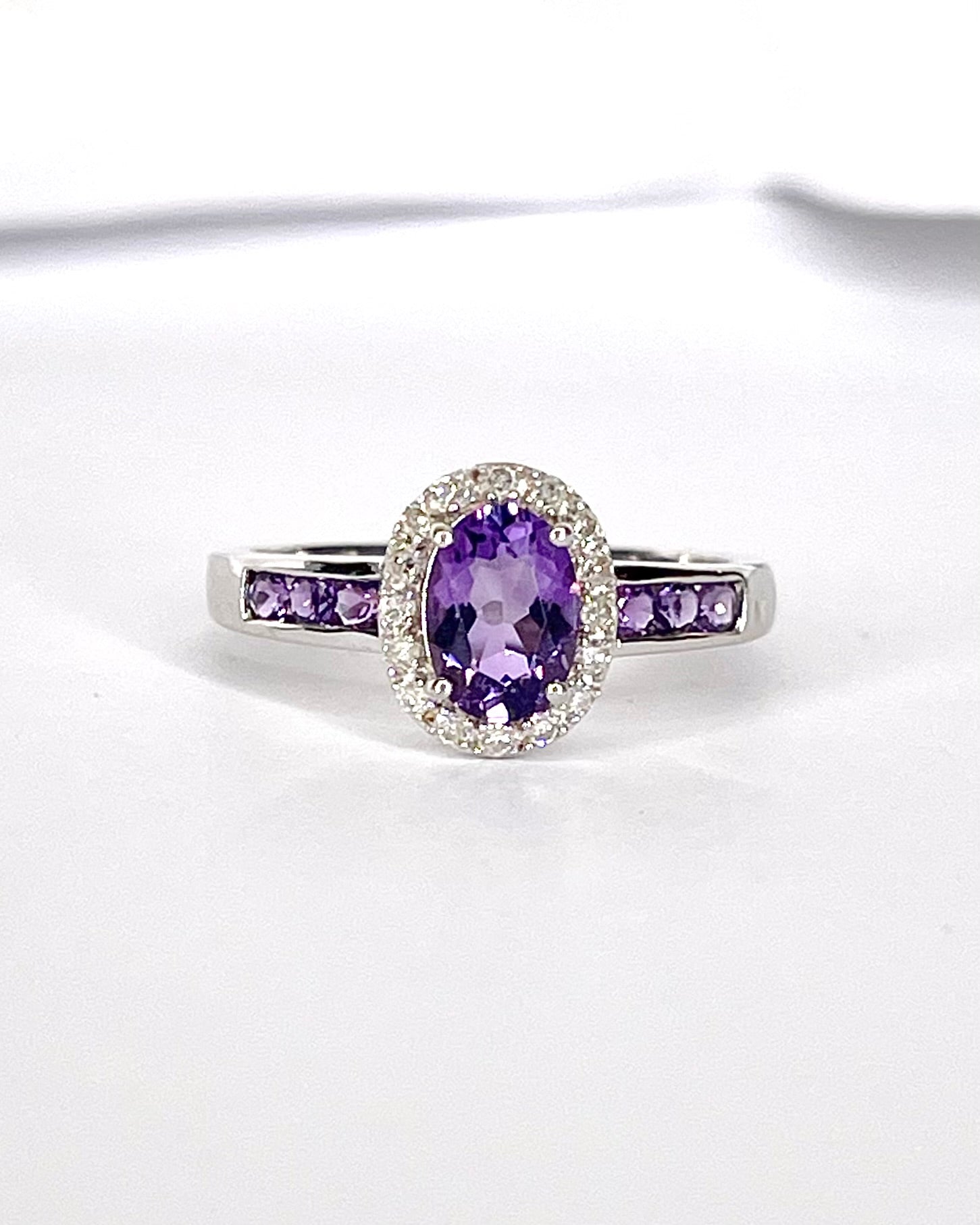 Bague Solitaire Améthyste 0.67 carat & Diamants "Françoise" - Elliade Paris
