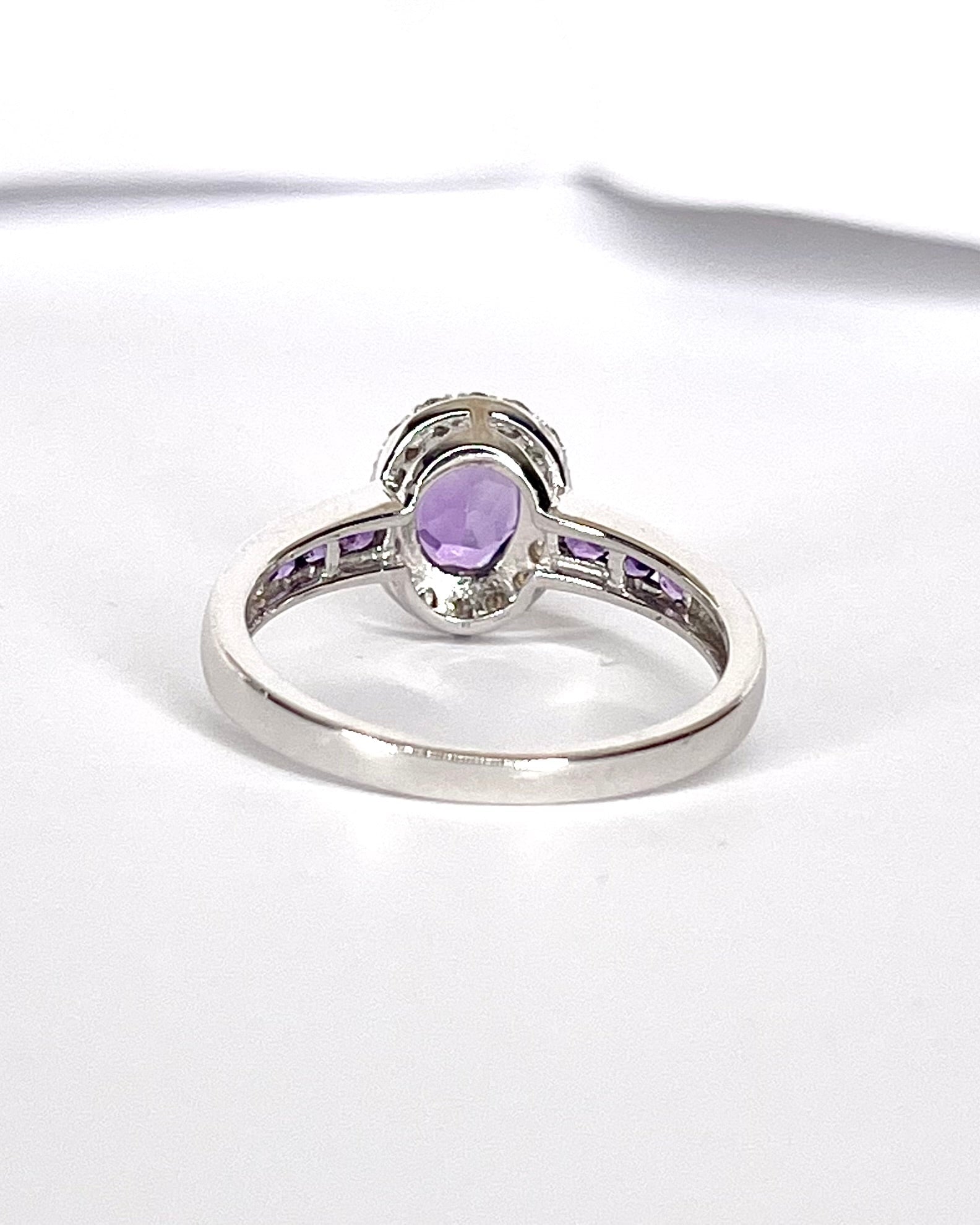 Bague Solitaire Améthyste 0.67 carat & Diamants "Françoise" - Elliade Paris