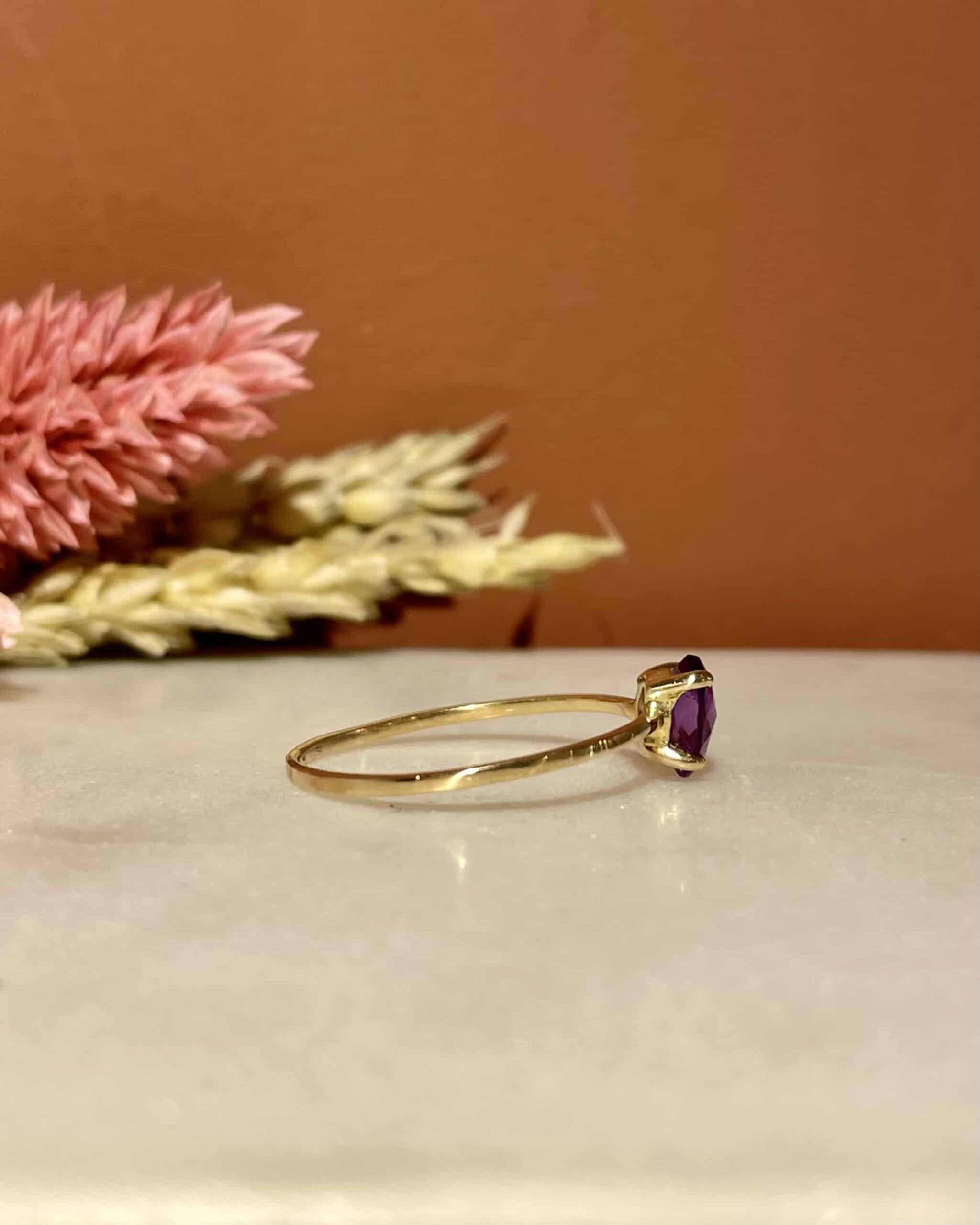 Bague Solitaire Améthyste 0.60 carat "Alora" - Elliade Paris