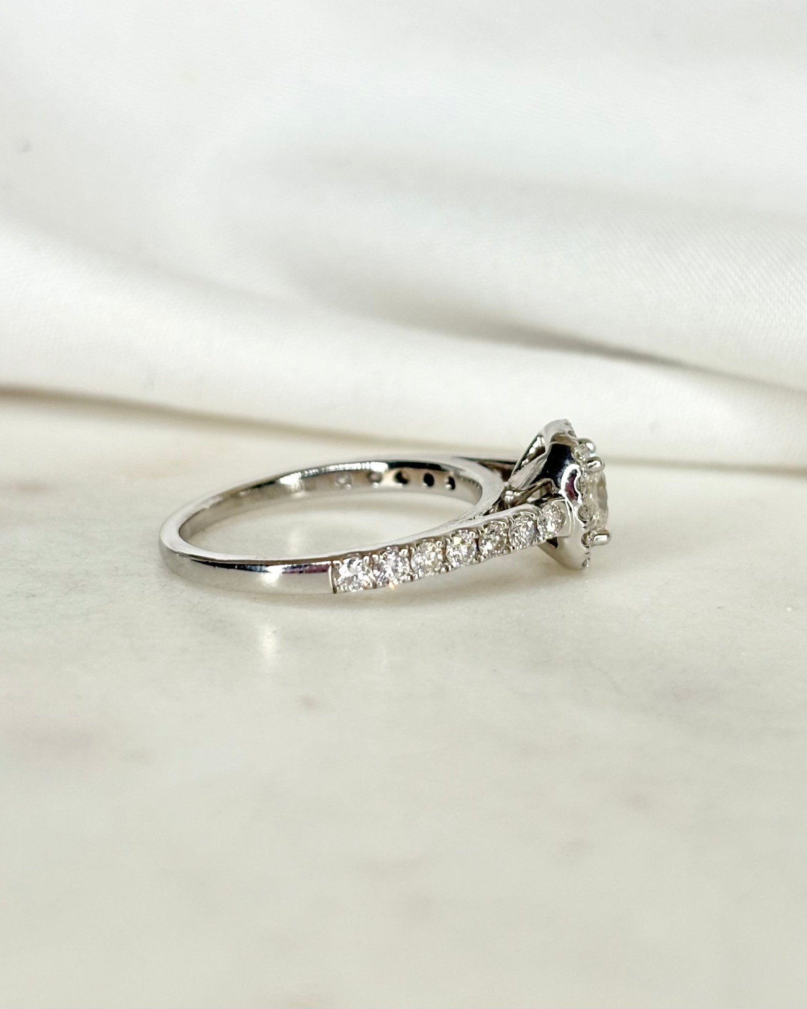 Bague Solitaire Auréole Diamants 1.14 carat "Murielle" - Elliade Paris