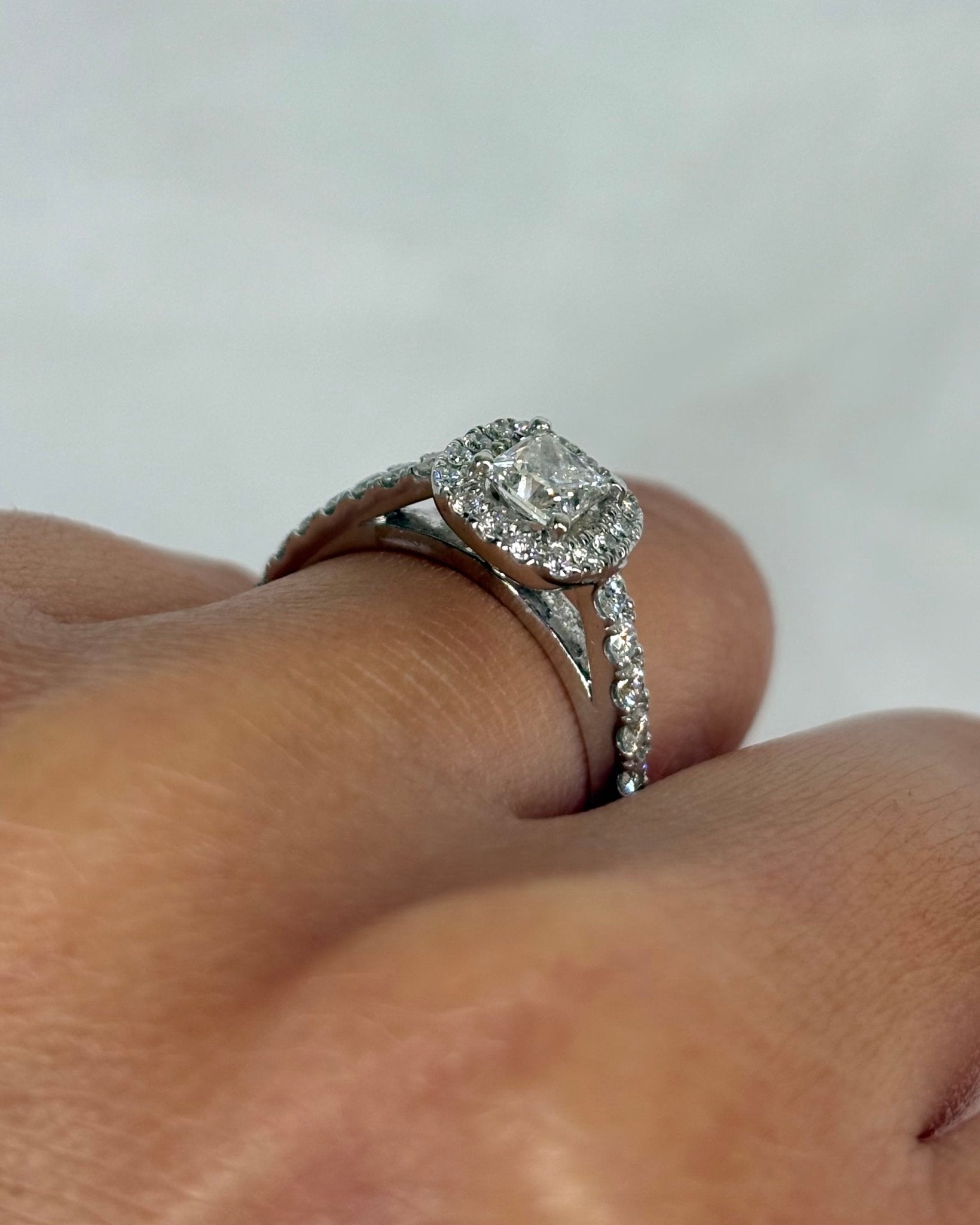 Bague Solitaire Auréole Diamants 1.14 carat "Murielle" - Elliade Paris