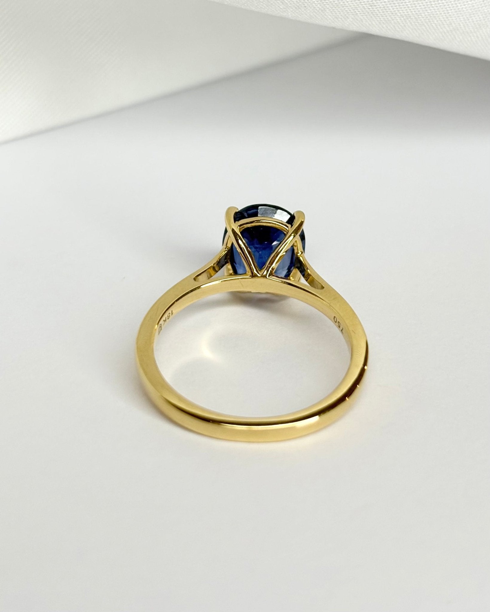 Bague Solitaire Cyanite 2.85 carats "Misha" - Elliade Paris