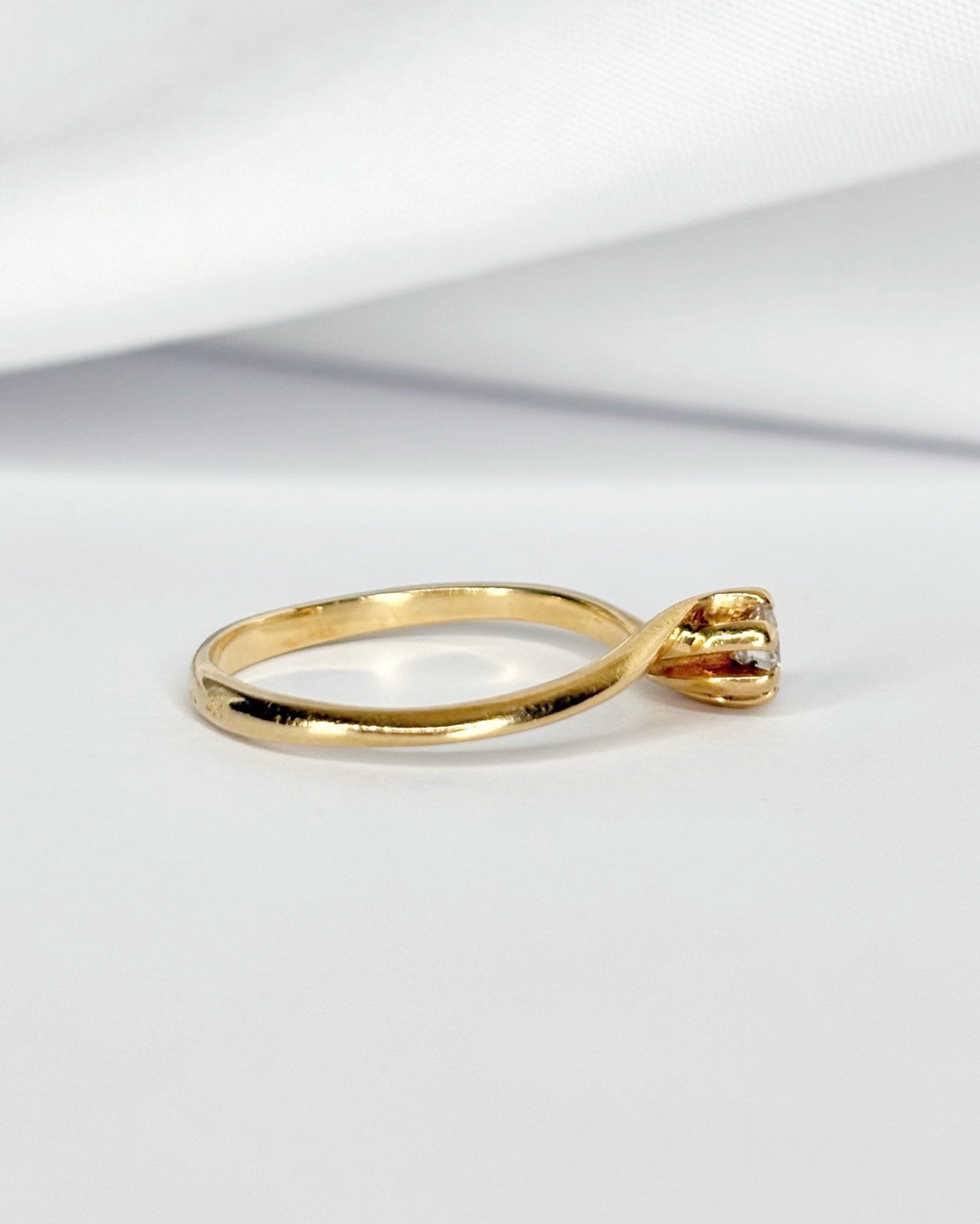 Bague Solitaire Diamant 0.18 carat "Yunna" - Elliade Paris