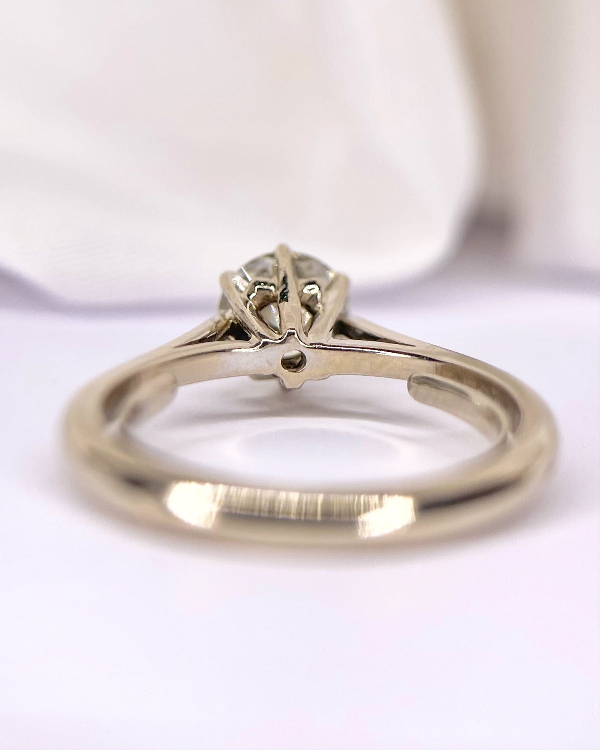 Bague Solitaire Diamant 0.74 carat I/VVS "Nesserine" - Elliade Paris