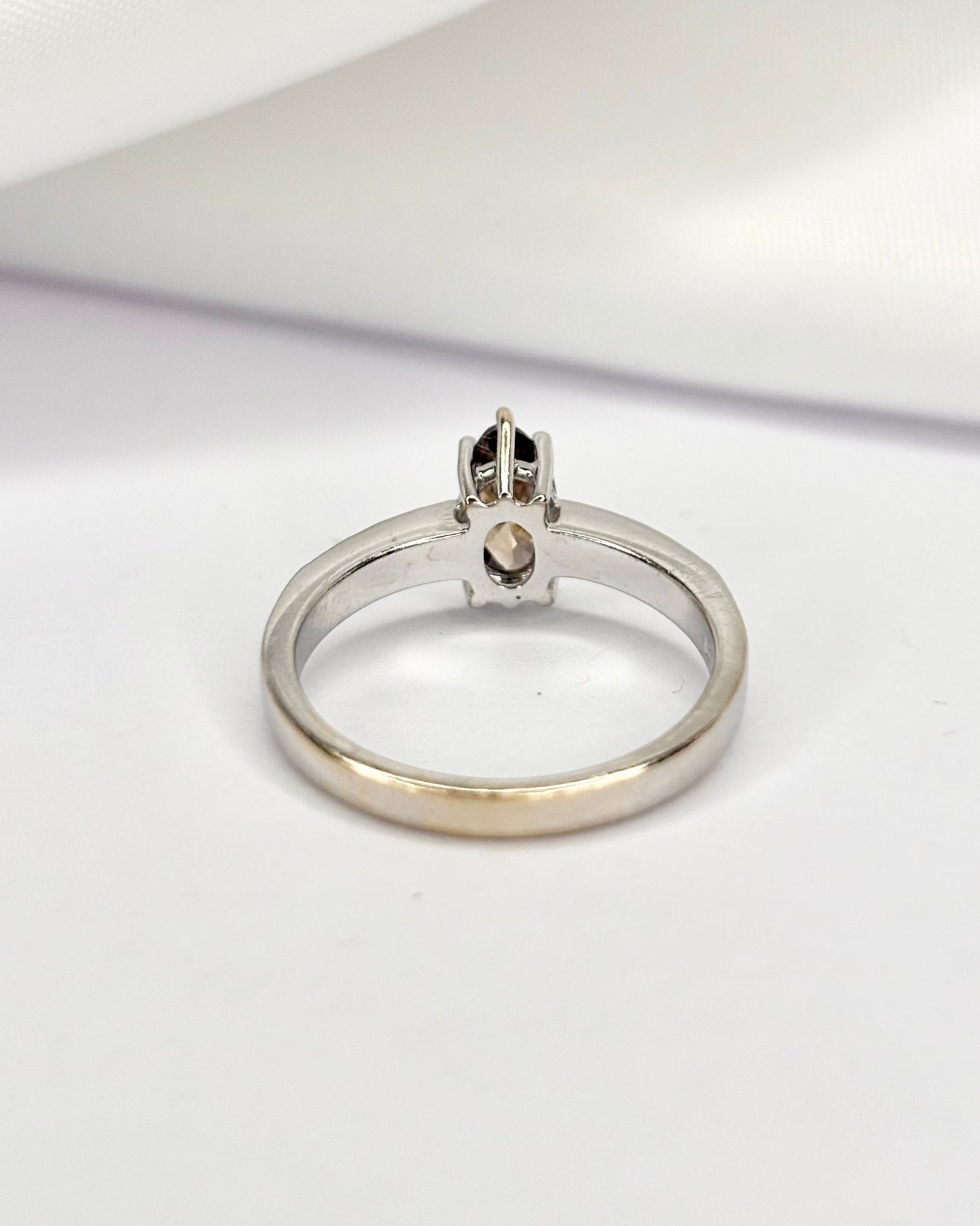 Bague Solitaire Diamant Chocolat 0.50 carat & 8 Diamants "Mariam" - Elliade Paris
