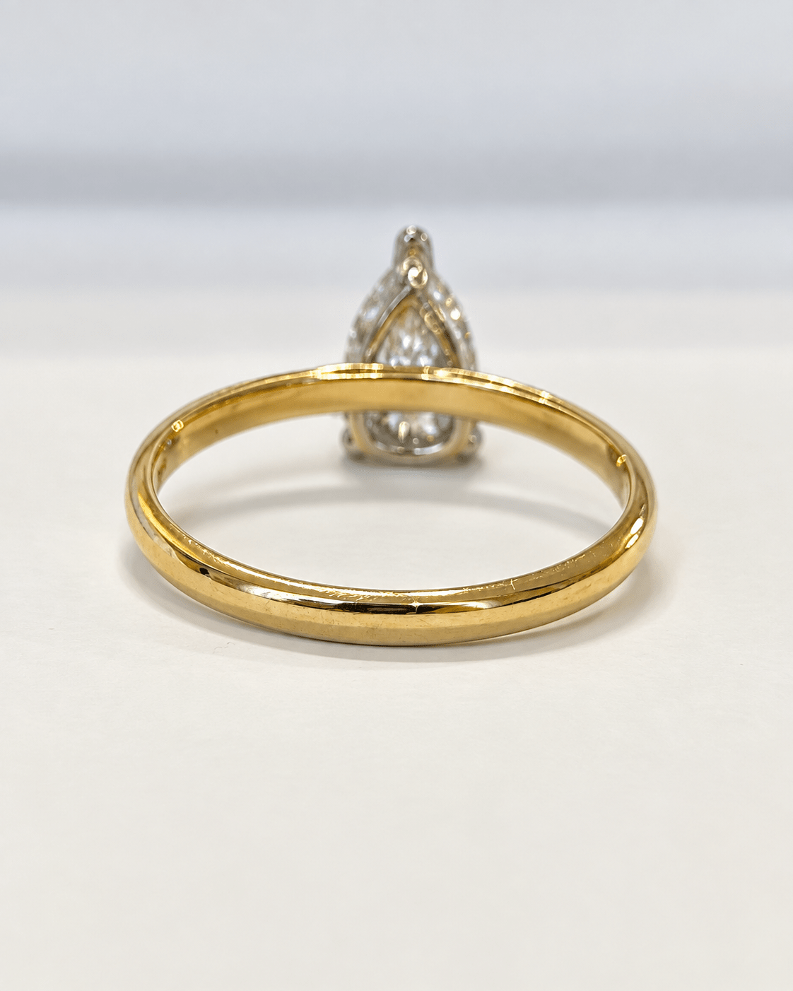 Bague Solitaire Diamant Taille Poire 0.92 carat F/VS2 "Alexandra" - Elliade Paris