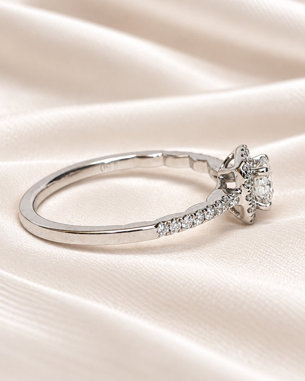 Bague Solitaire Diamants 0.65 carat "Chlotilde" - Elliade Paris