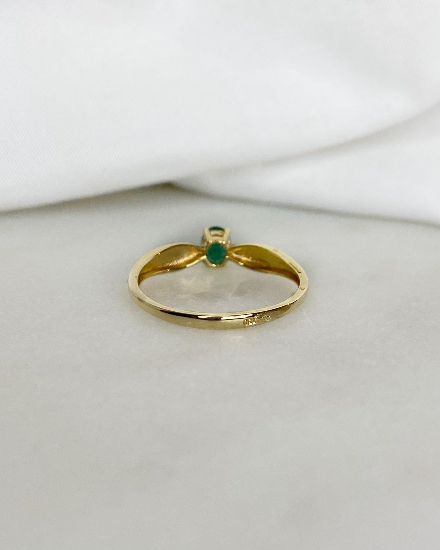 Bague Solitaire Emeraude 0.20 carat "Alionore" - Elliade Paris