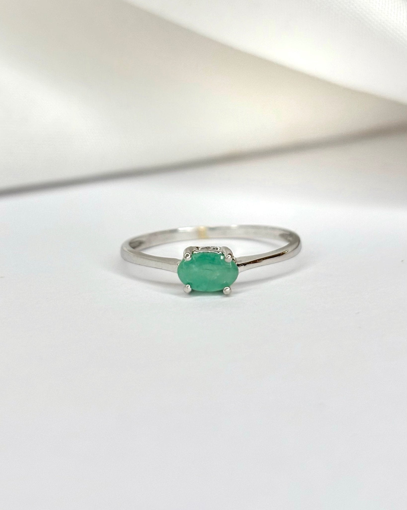 Bague Solitaire Émeraude 0.42 carat "Emelyne" - Elliade Paris