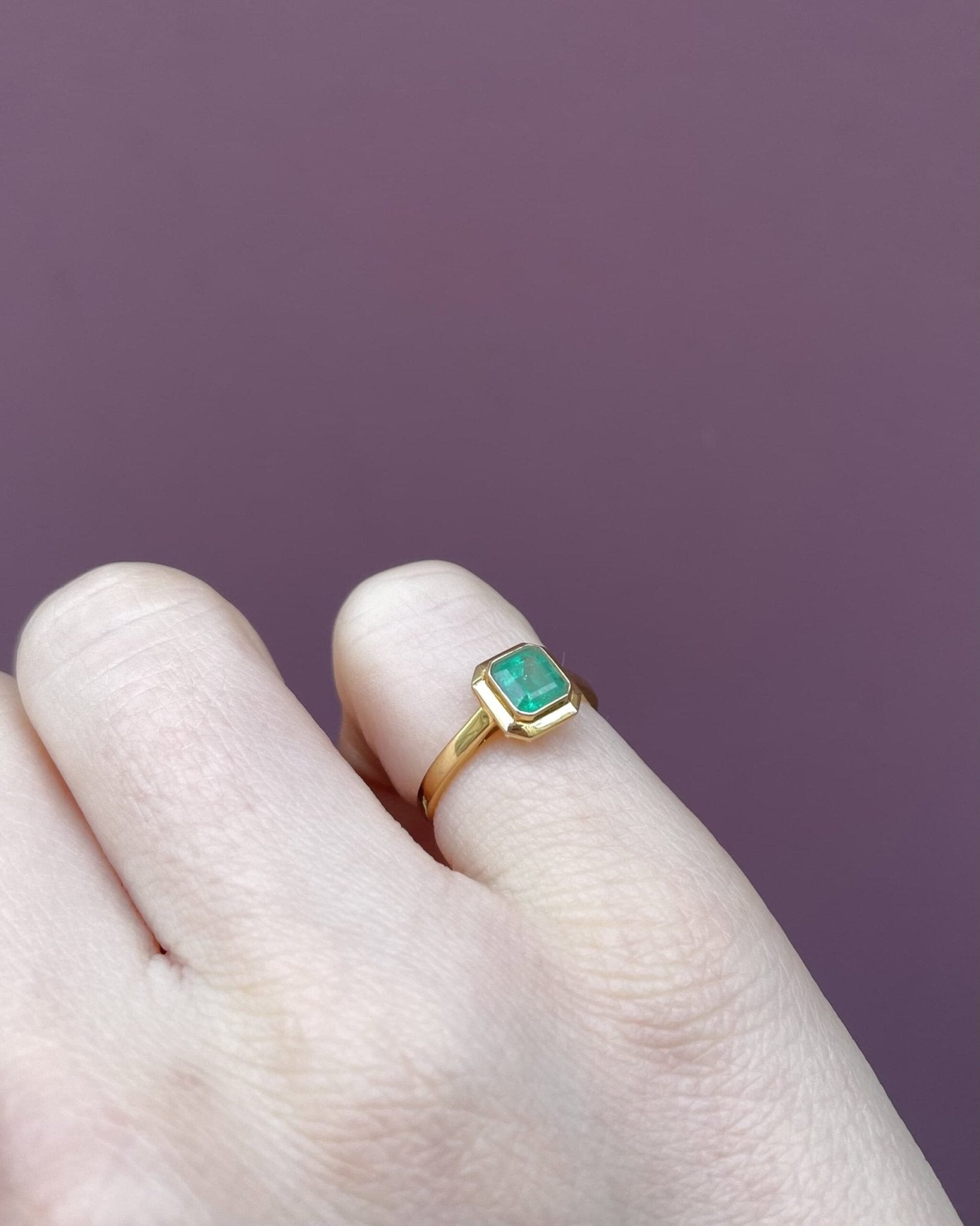 Bague Solitaire Émeraude 0.65 carat "Klaudia" - Elliade Paris