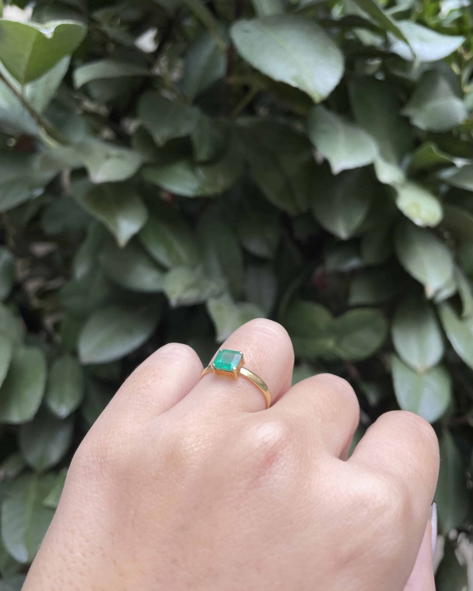 Bague Solitaire Émeraude 0.80 carat "Frances" - Elliade Paris