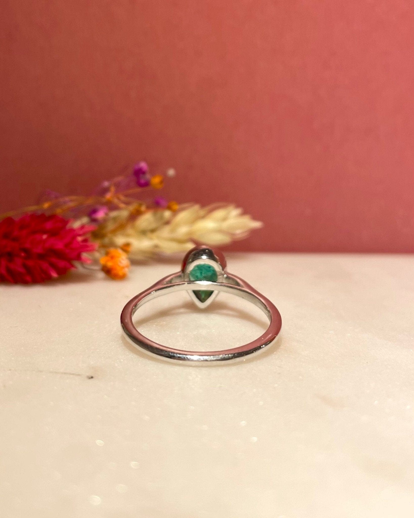 Bague Solitaire Émeraude 1.30 Carat "Katerina" - Elliade Paris