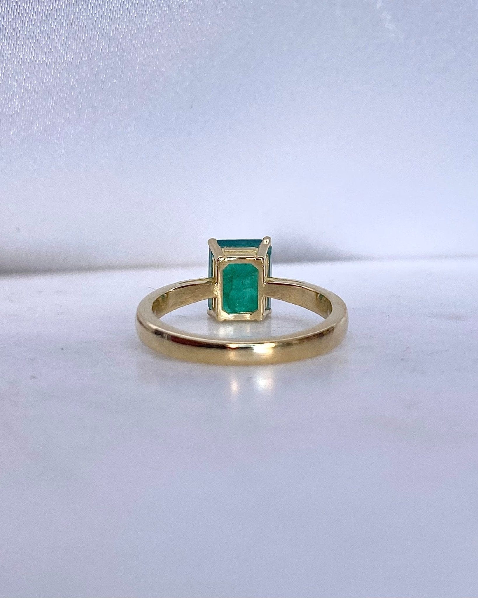 Bague Solitaire Emeraude 1.35 carat "Daphnéa" - Elliade Paris