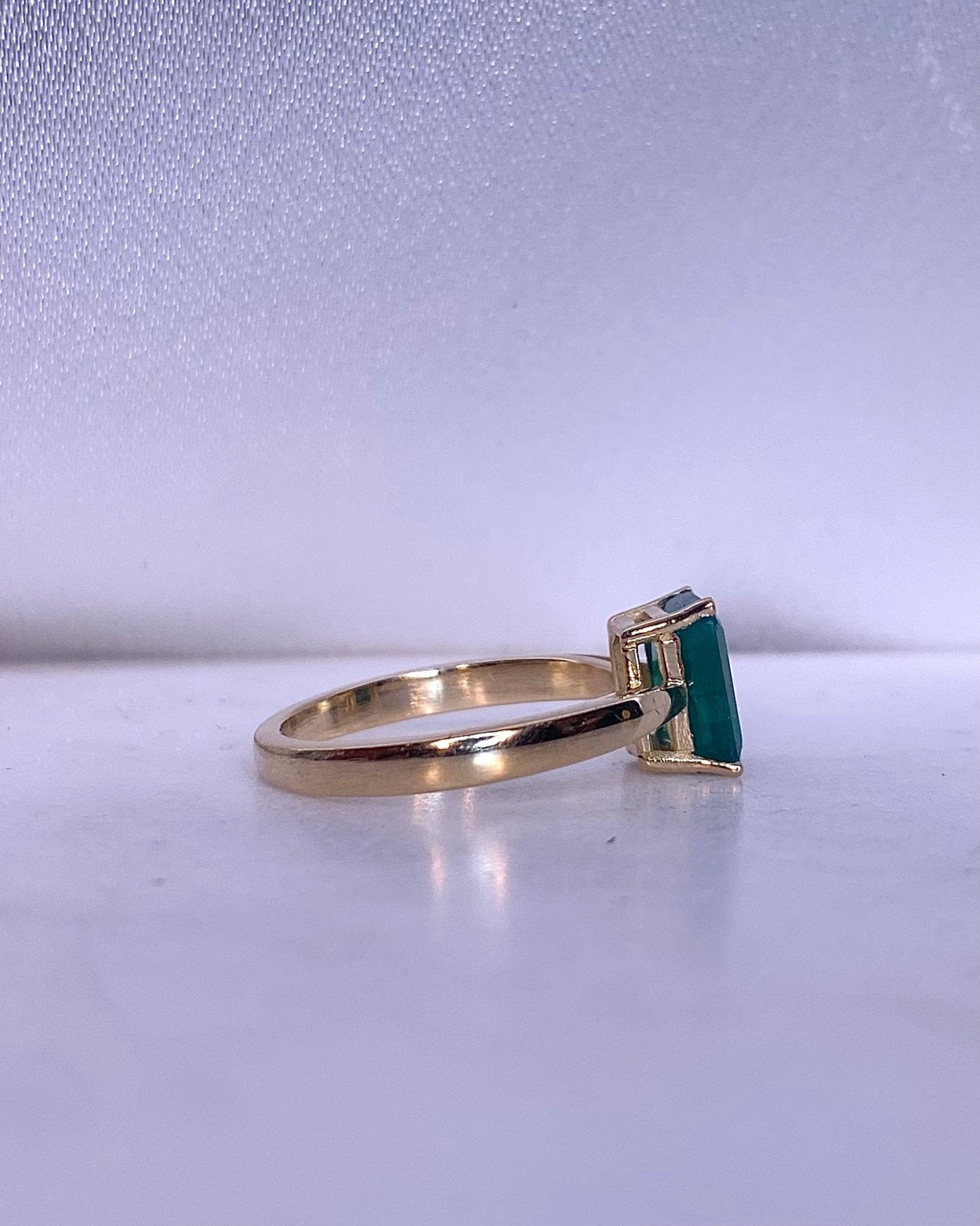 Bague Solitaire Emeraude 1.35 carat "Daphnéa" - Elliade Paris