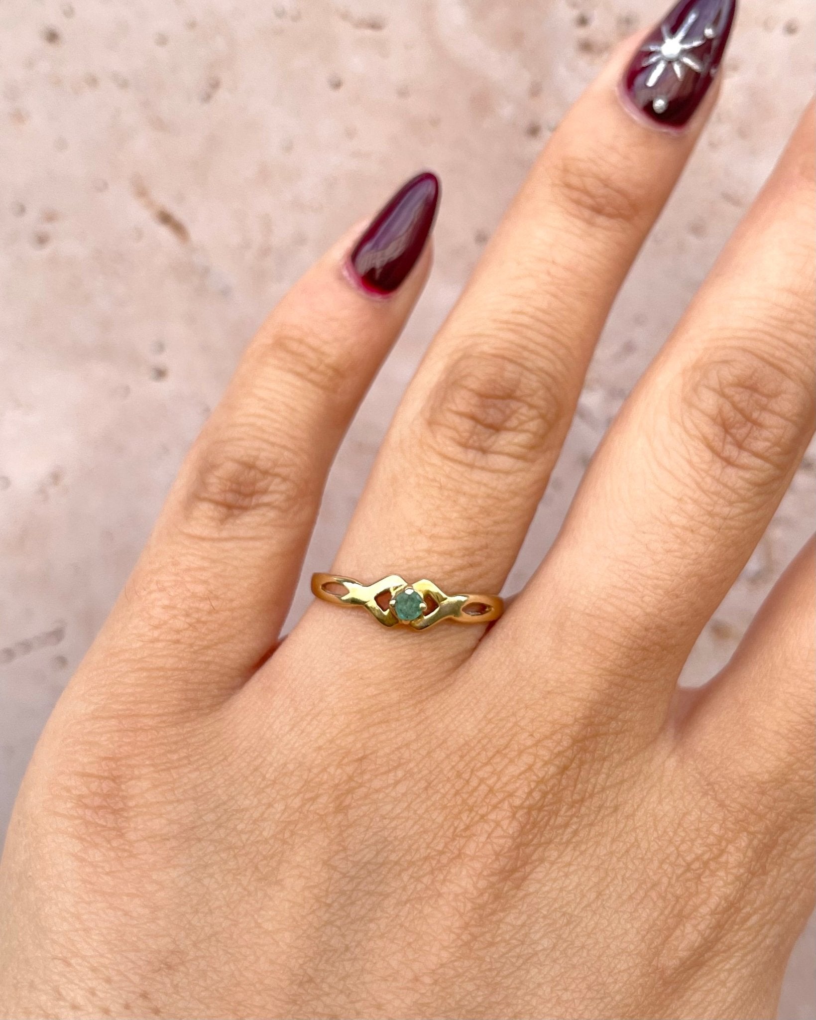 Bague Solitaire Émeraude "Billy" - Elliade Paris