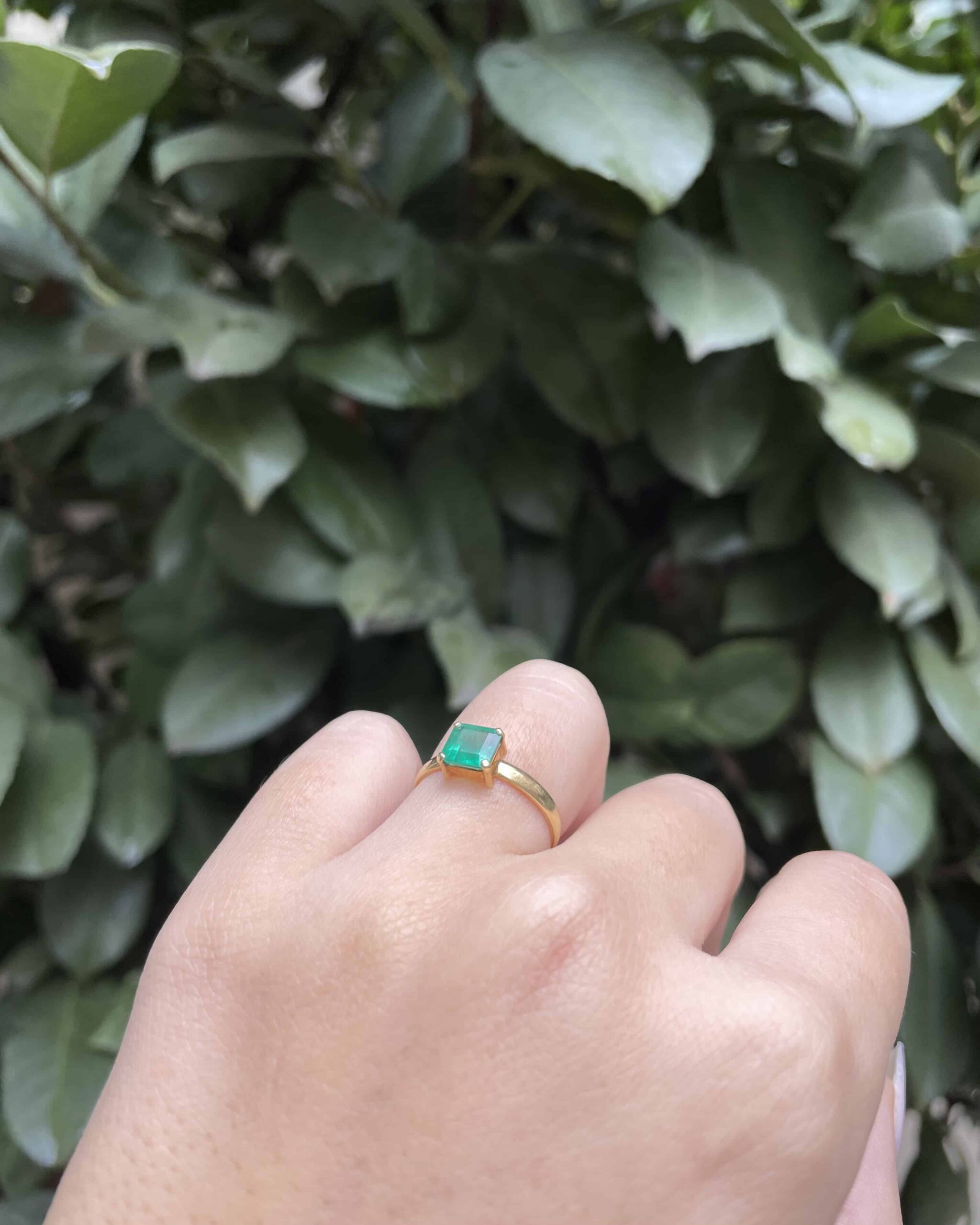 Bague Solitaire Émeraude 0.80 carat "Frances"