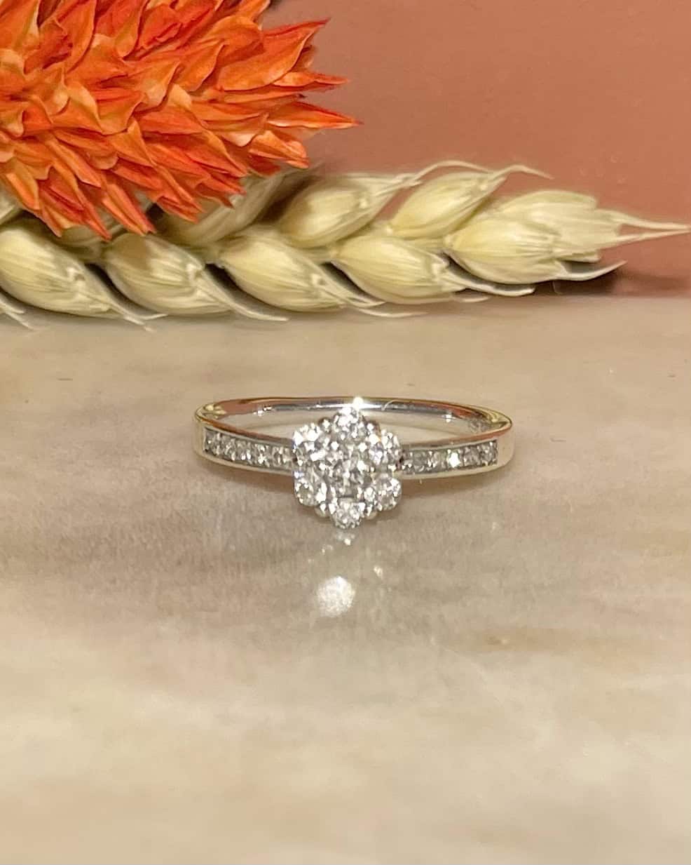 Bague Solitaire Fleur 19 Diamants "Anaize" - Elliade Paris
