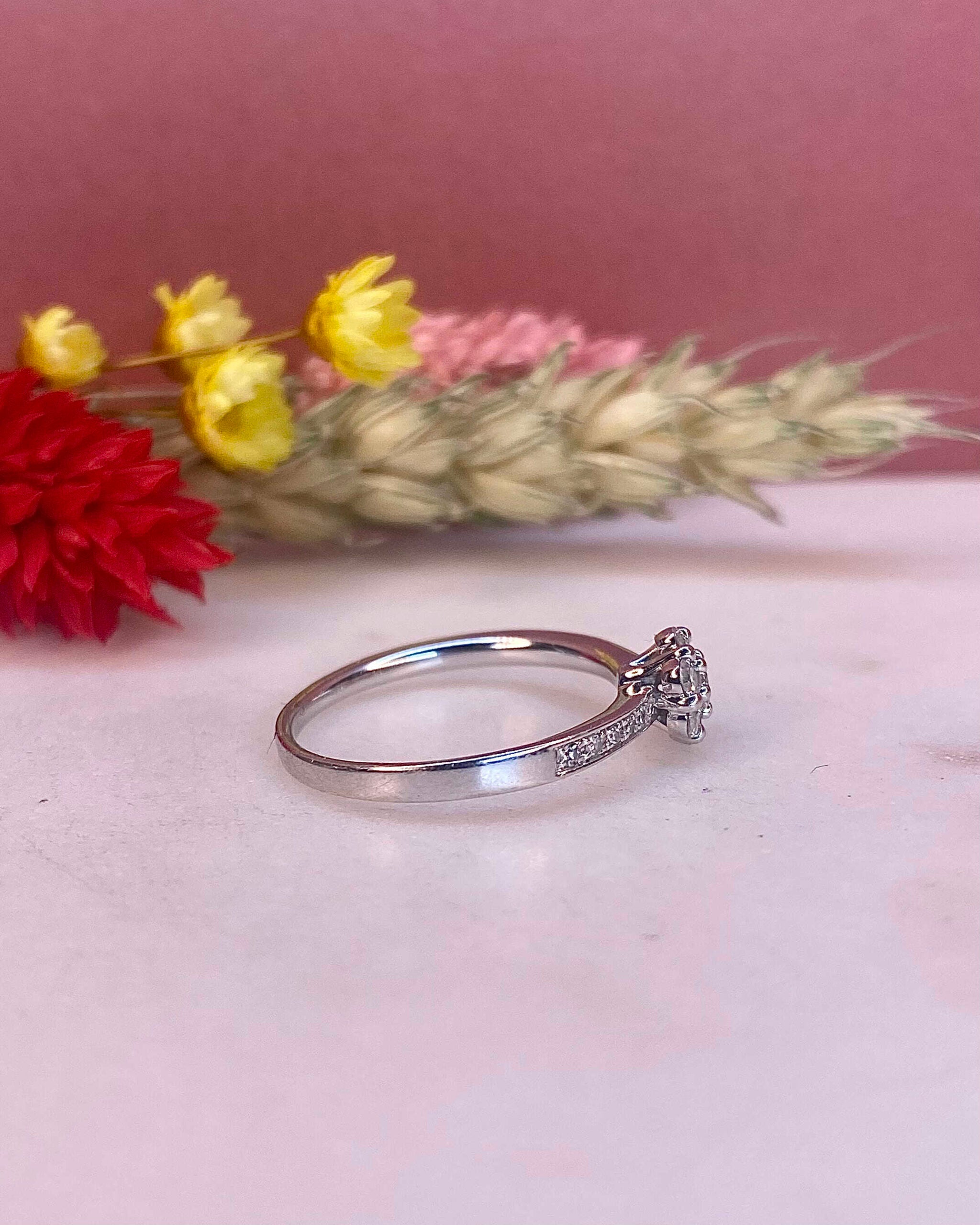 Bague Marguerite Diamants 0.37 carat "Alicia" - Elliade Paris