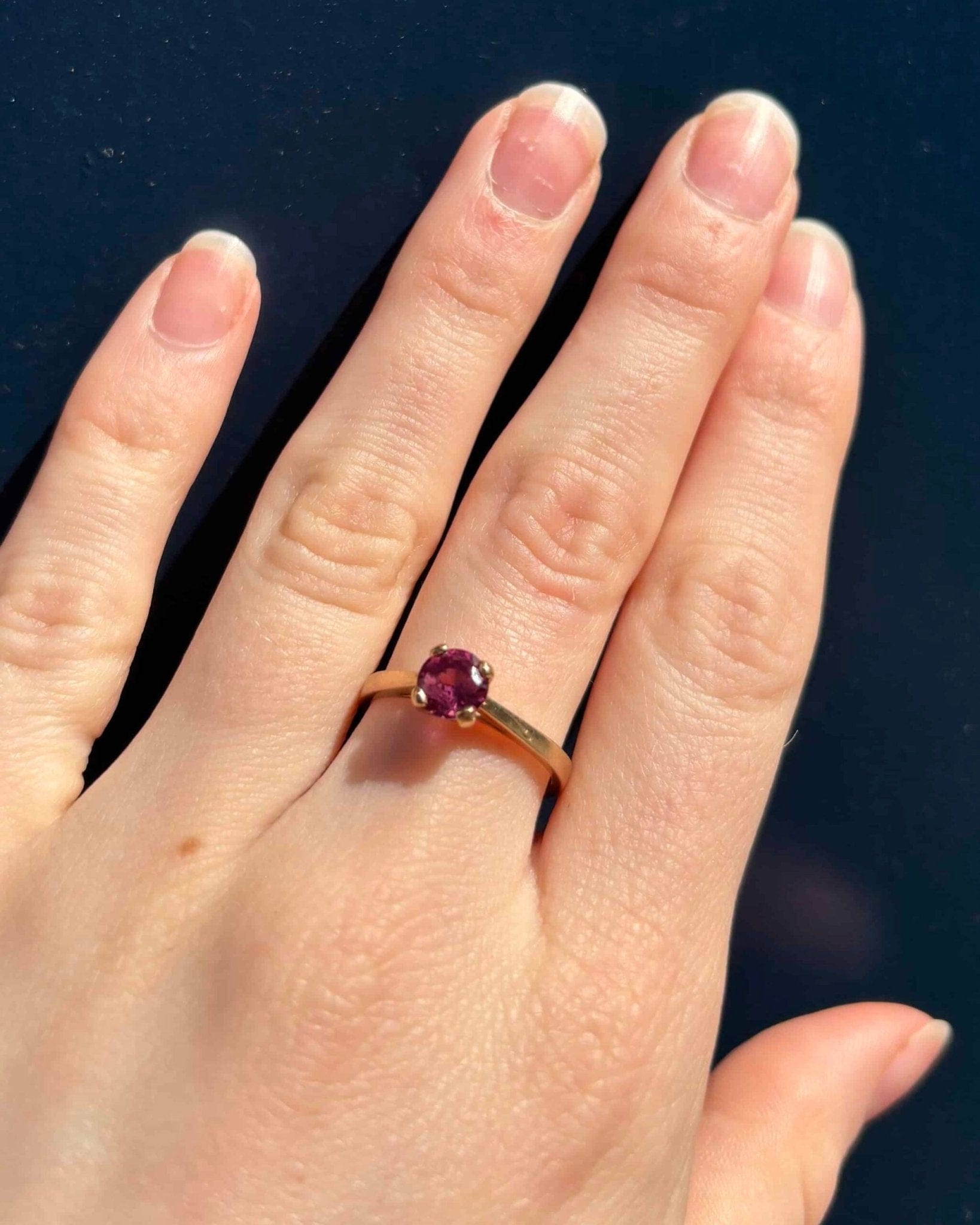 Bague Solitaire Grenat 1 Carat "Alena" - Elliade Paris