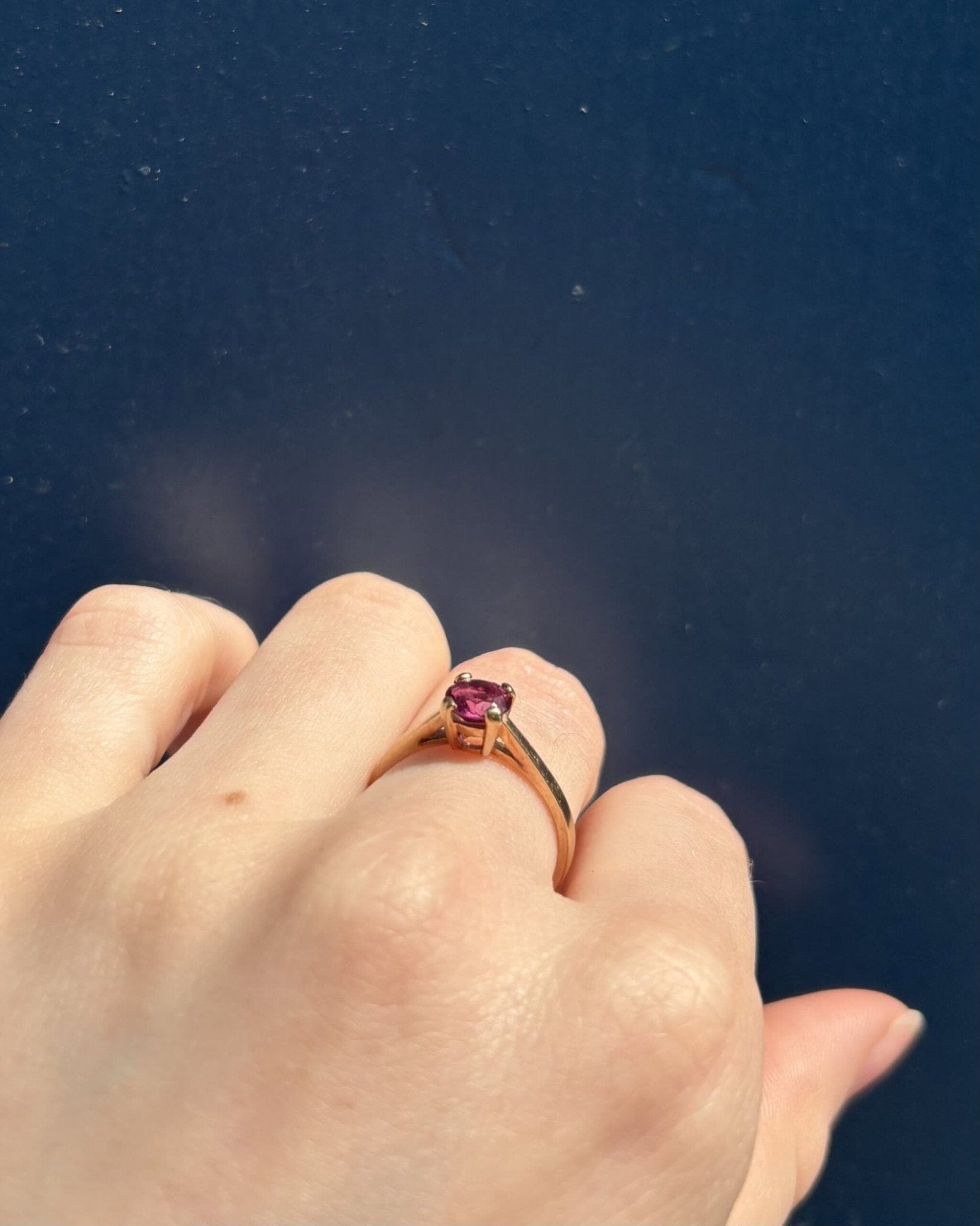 Bague Solitaire Grenat 1 Carat "Alena" - Elliade Paris